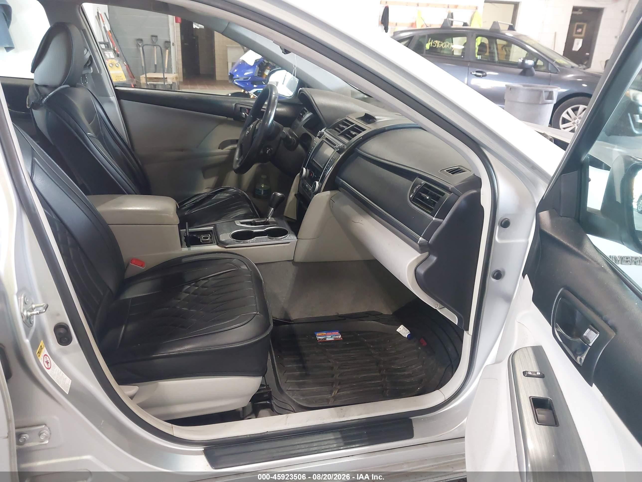 2014 Toyota Camry Hybrid Xle Серебряный vin: 4T1BD1FK4EU102604