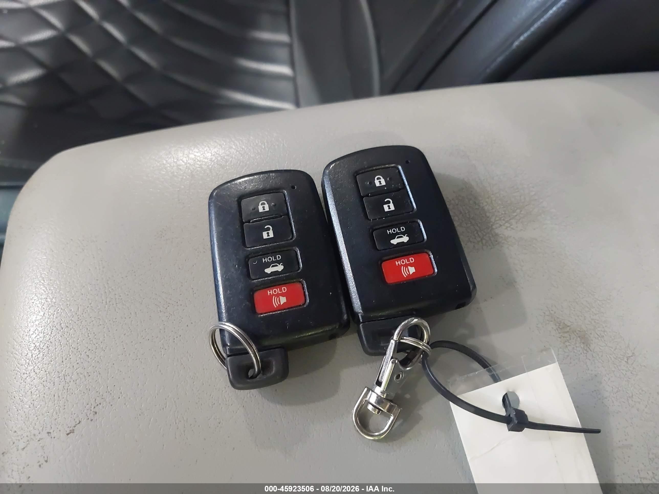2014 Toyota Camry Hybrid Xle Серебряный vin: 4T1BD1FK4EU102604