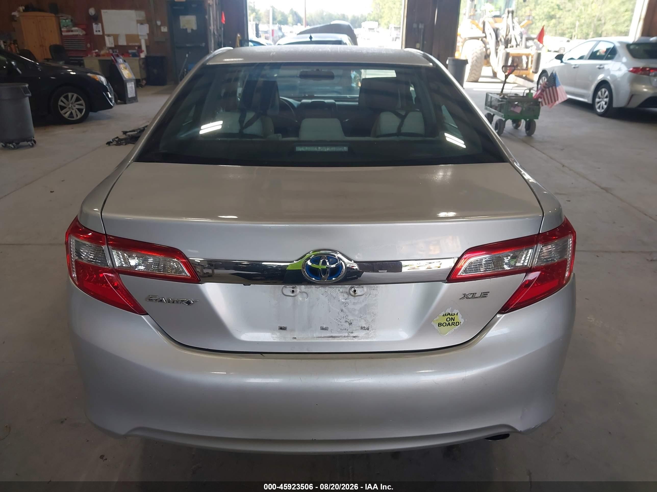 2014 Toyota Camry Hybrid Xle Серебряный vin: 4T1BD1FK4EU102604
