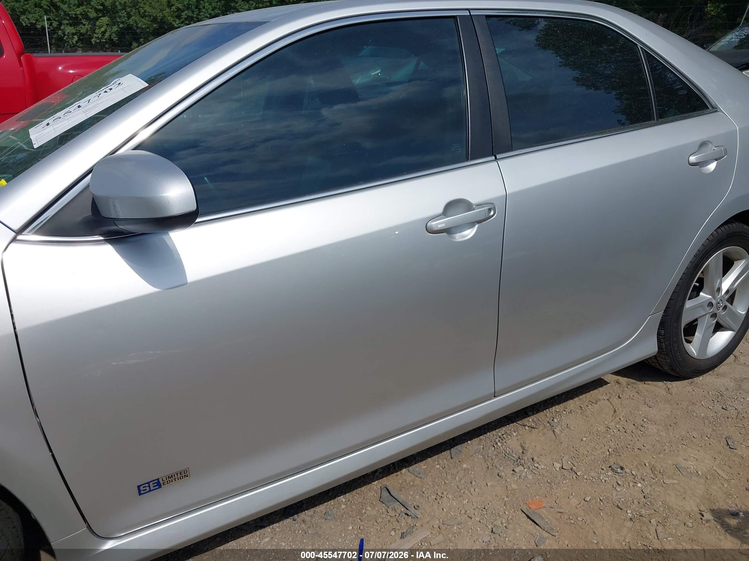 2014 Toyota Camry Hybrid Se Limited Edition Silver vin: 4T1BD1FK4EU115224