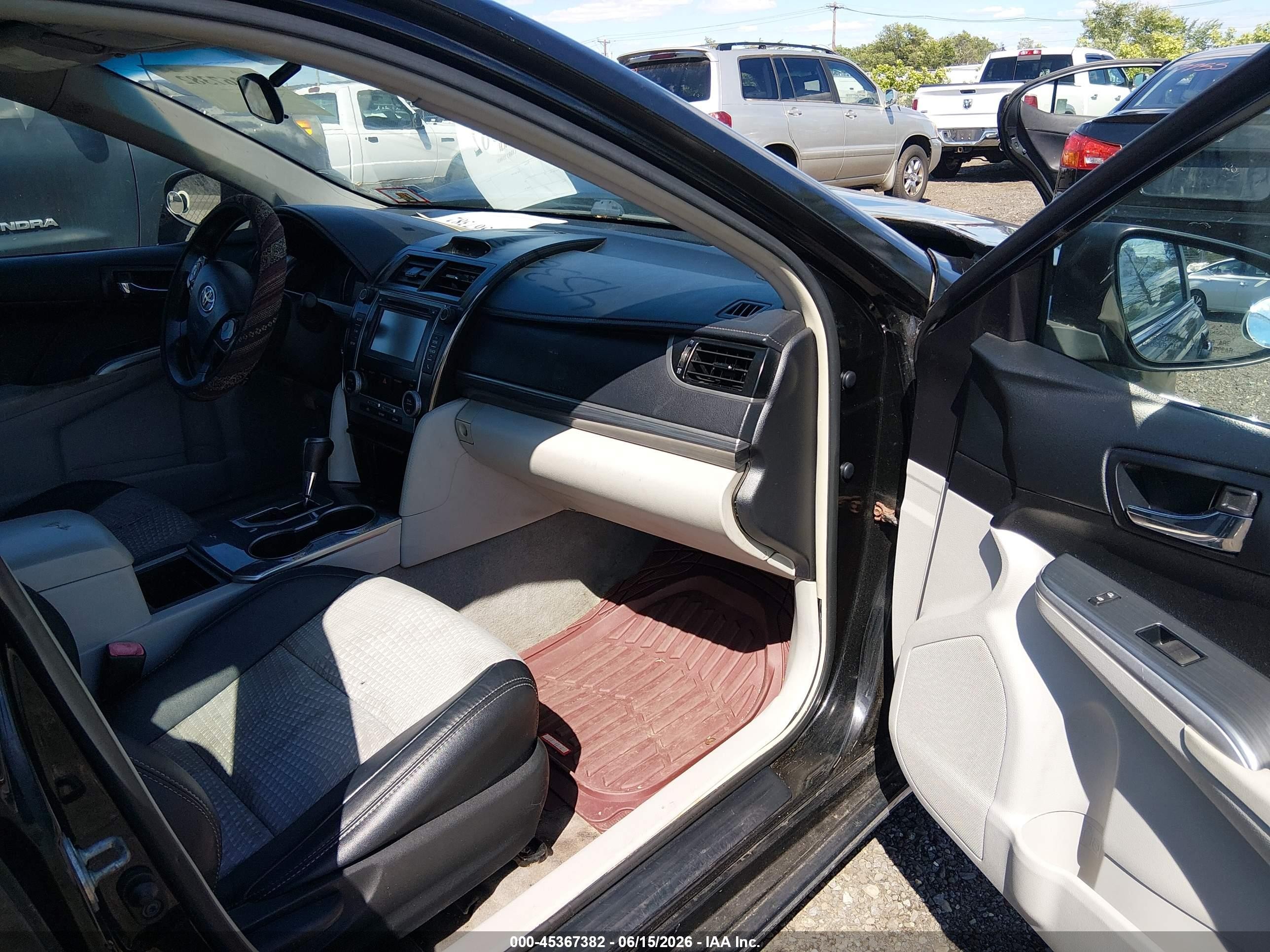 2014 Toyota Camry Hybrid Le Black vin: 4T1BD1FK4EU124151