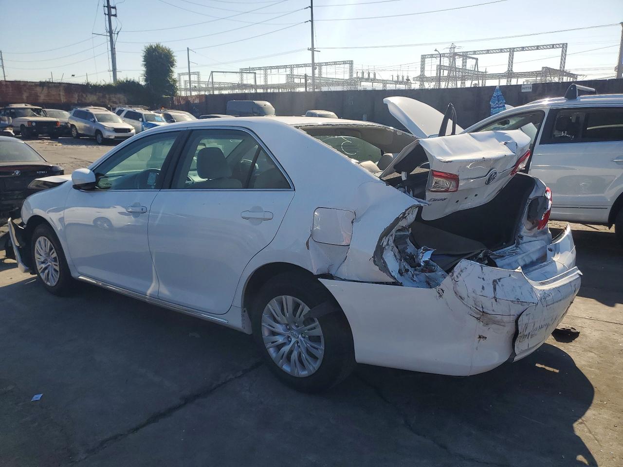 2014 Toyota Camry Hybrid Le White vin: 4T1BD1FK4EU134775
