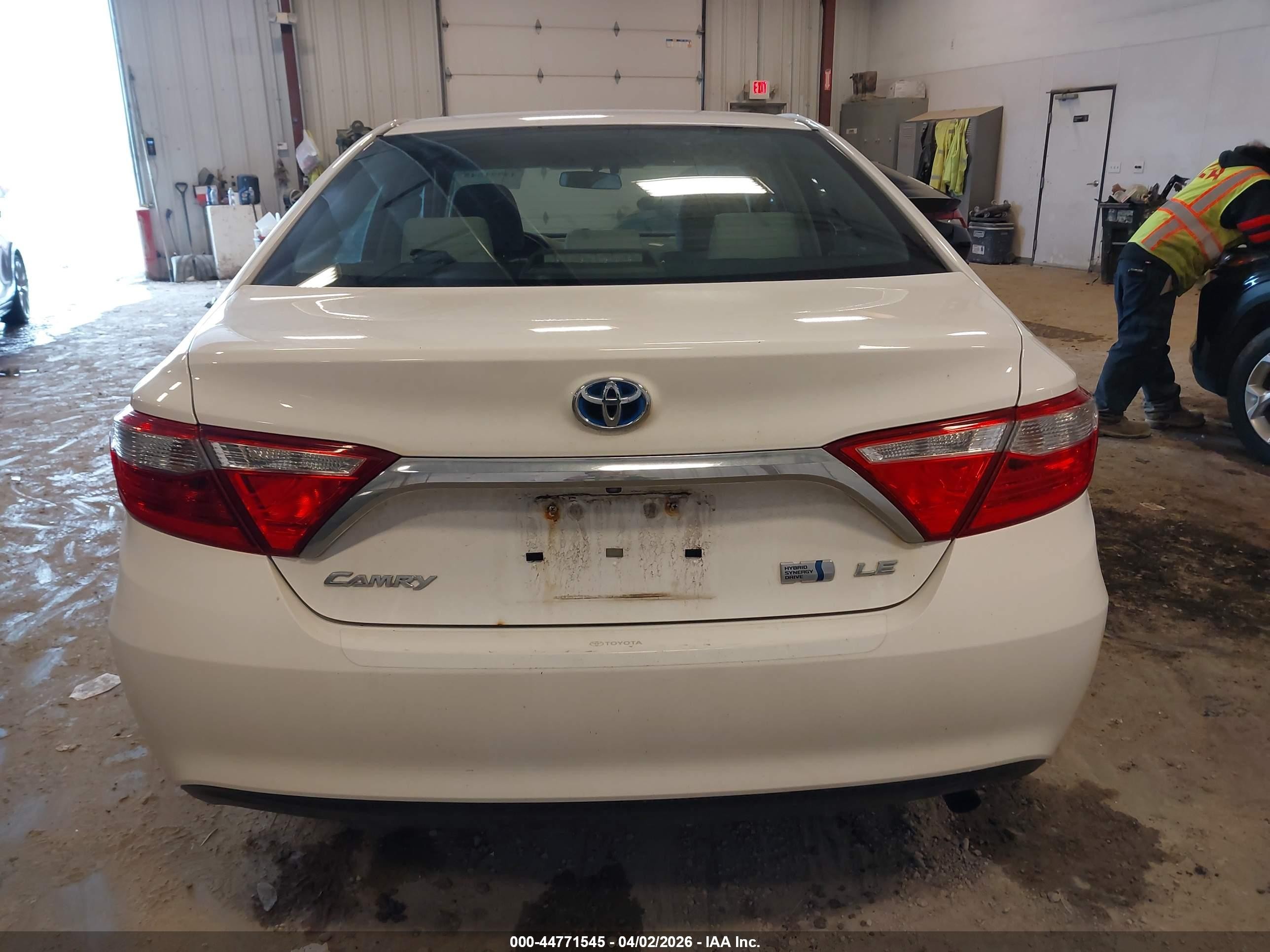 2015 Toyota Camry Hybrid Le White vin: 4T1BD1FK4FU161427