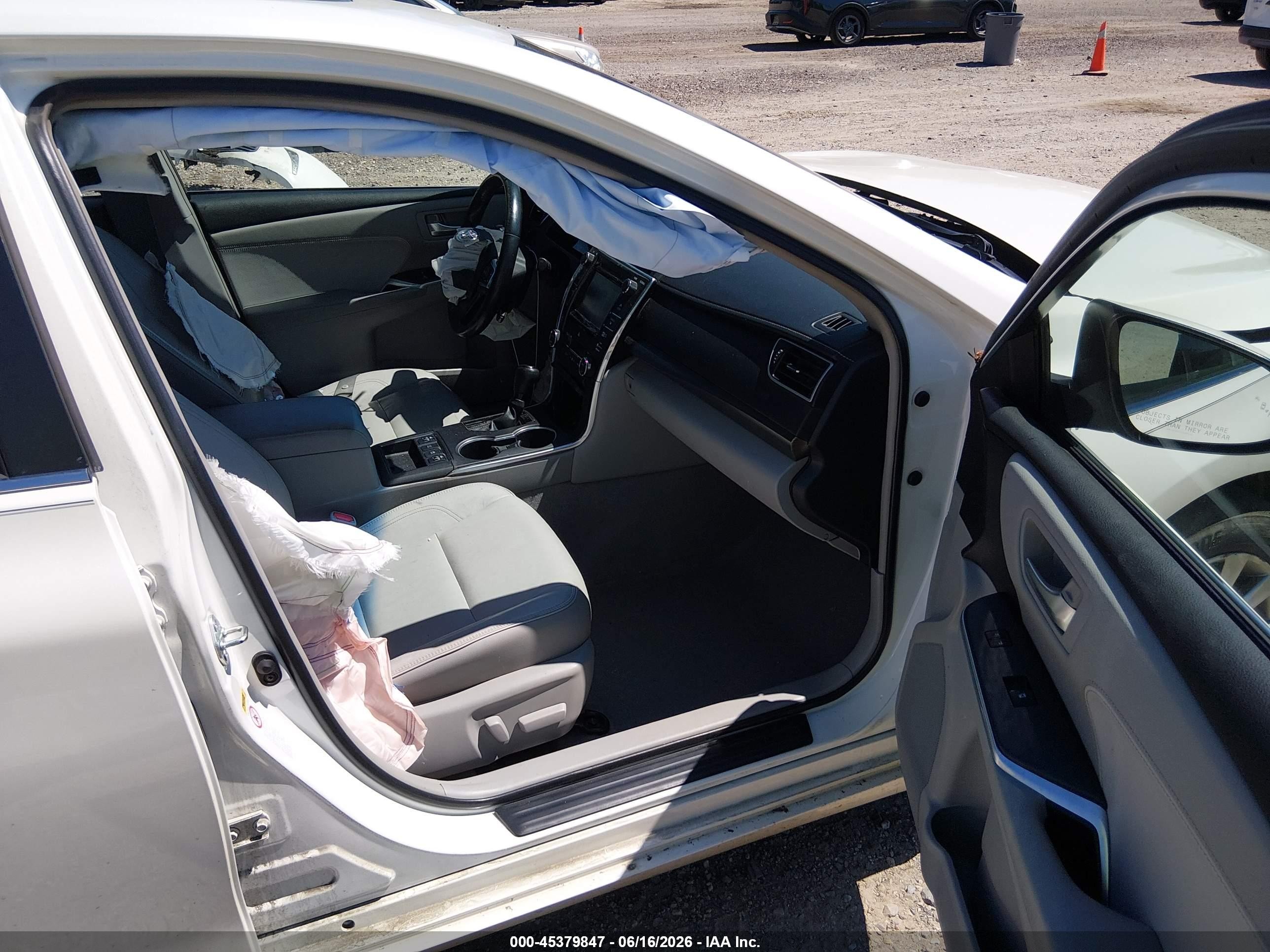 2015 Toyota Camry Hybrid Xle Белый vin: 4T1BD1FK4FU162402
