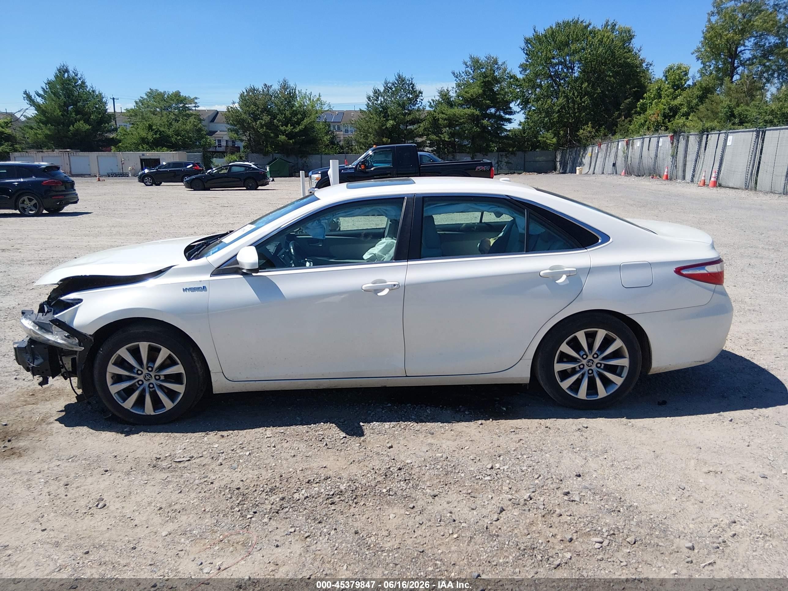 2015 Toyota Camry Hybrid Xle Белый vin: 4T1BD1FK4FU162402