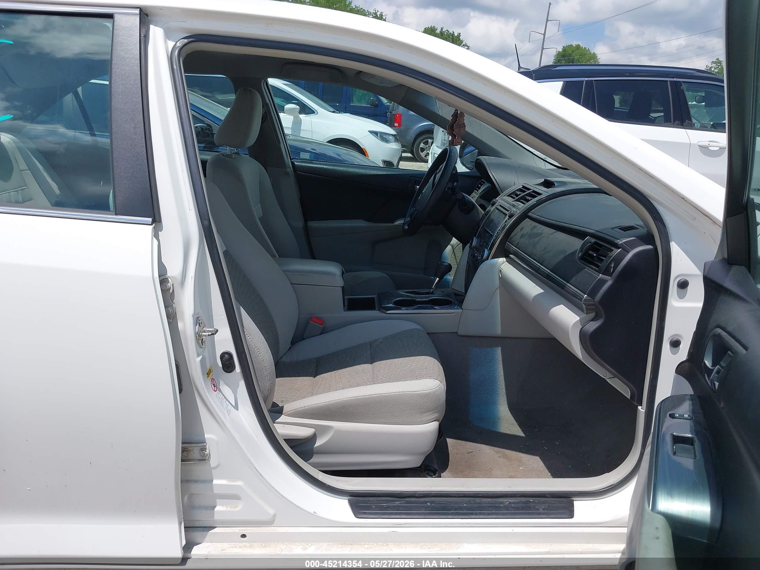 2013 Toyota Camry Hybrid Le Белый vin: 4T1BD1FK5DU096536