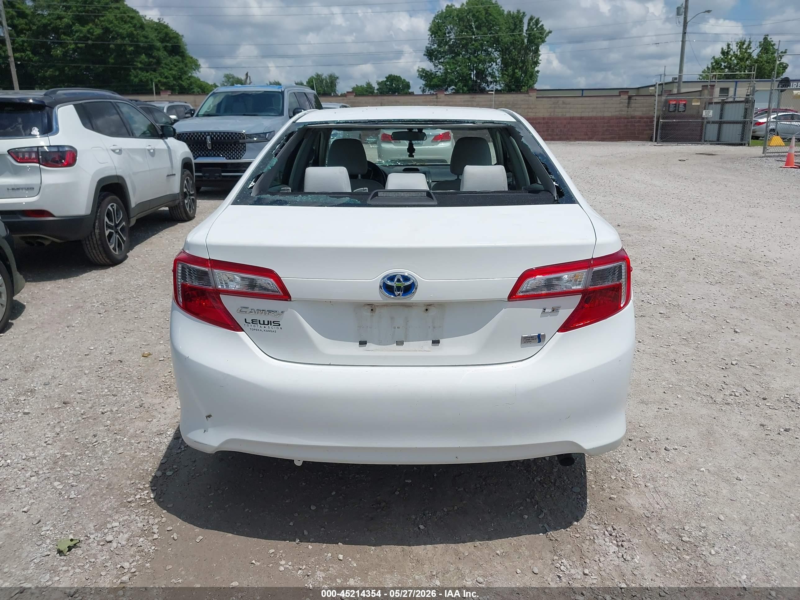 2013 Toyota Camry Hybrid Le Белый vin: 4T1BD1FK5DU096536