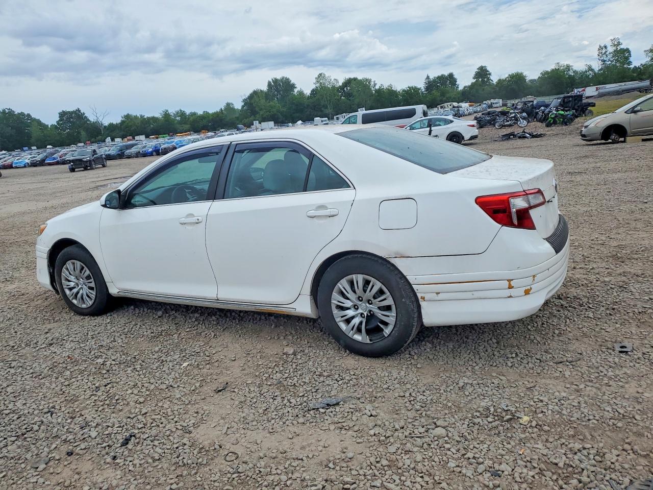 2014 Toyota Camry Hybrid Le Белый vin: 4T1BD1FK5EU111408