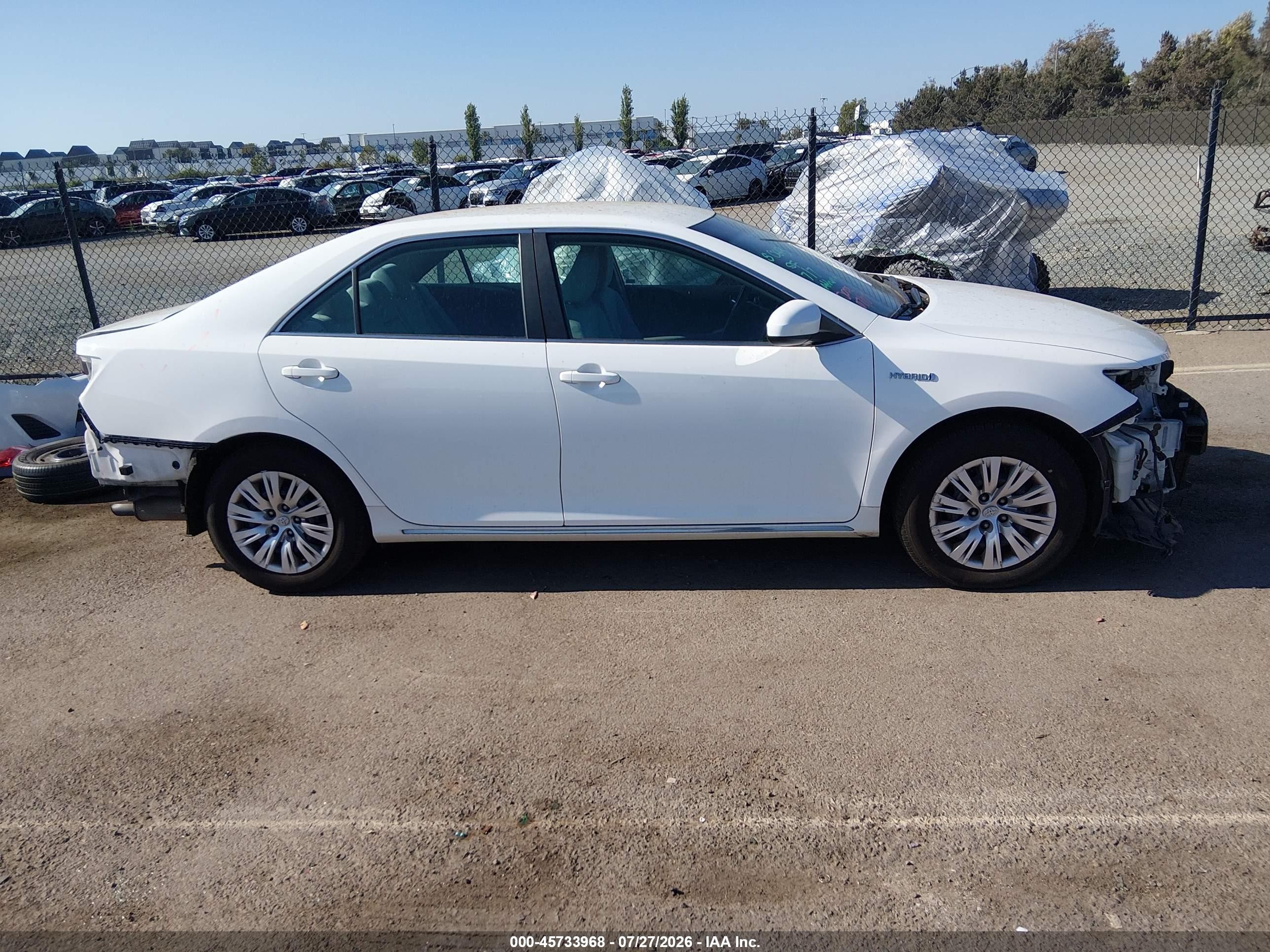 2014 Toyota Camry Hybrid Le Белый vin: 4T1BD1FK5EU136101