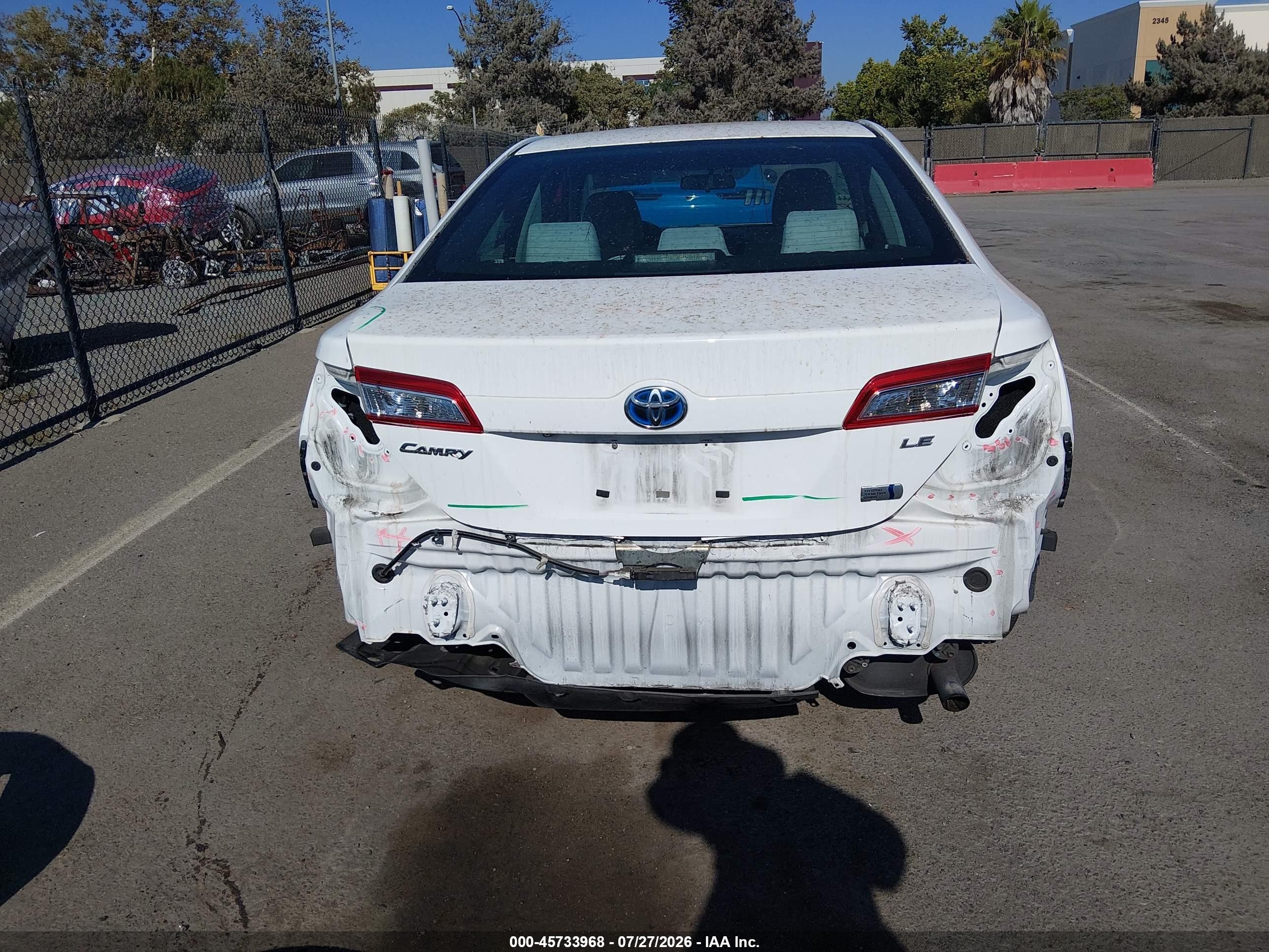 2014 Toyota Camry Hybrid Le Белый vin: 4T1BD1FK5EU136101