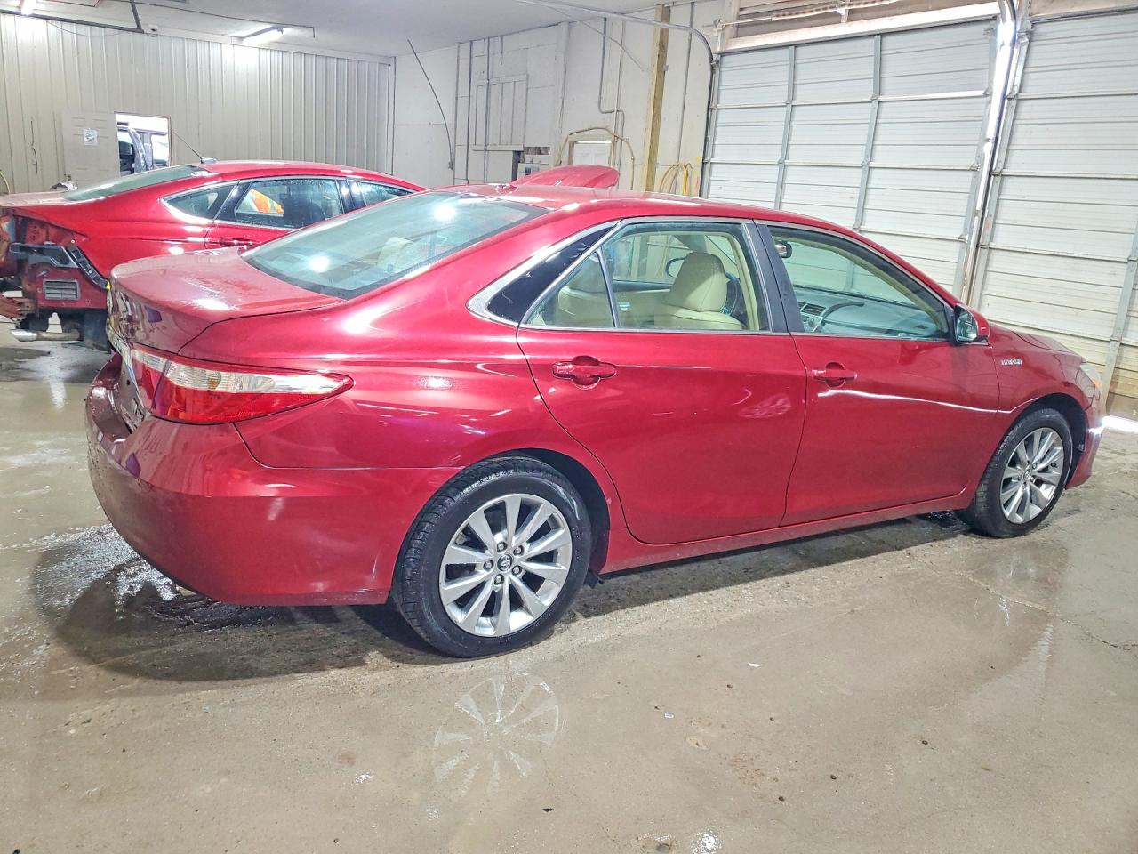 2015 Toyota Camry Hybrid Xle Red vin: 4T1BD1FK5FU175482