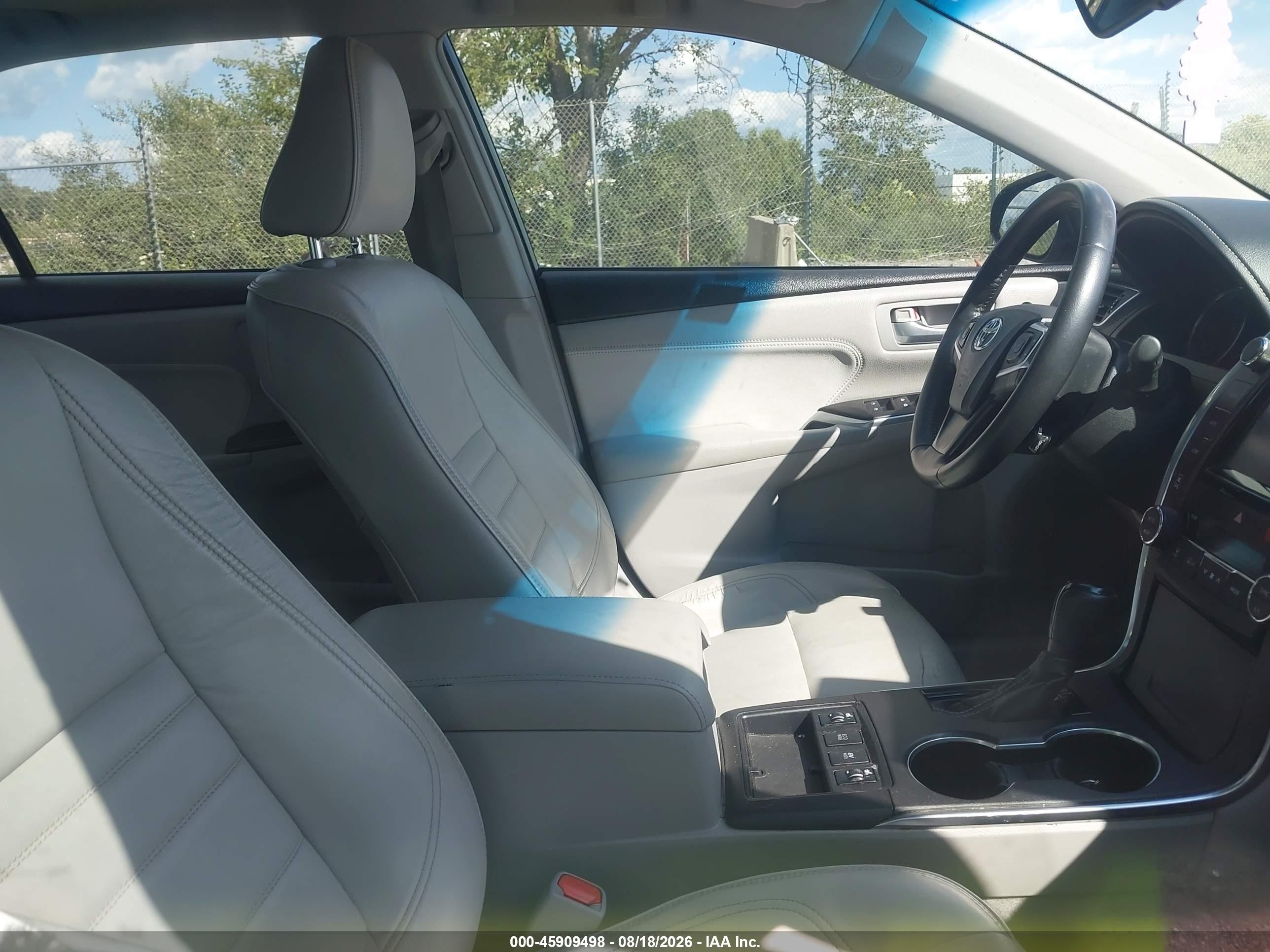 2015 Toyota Camry Hybrid Xle Silver vin: 4T1BD1FK5FU176776