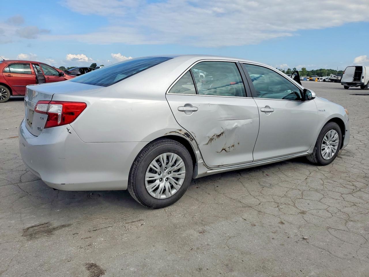 2012 Toyota Camry Hybrid Le Серебряный vin: 4T1BD1FK6CU060661
