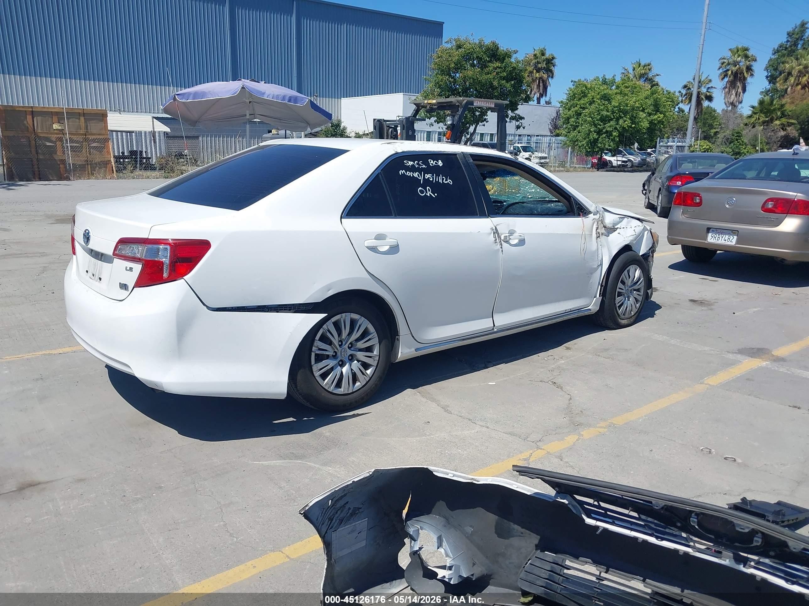 2012 Toyota Camry Hybrid Le White vin: 4T1BD1FK6CU061230