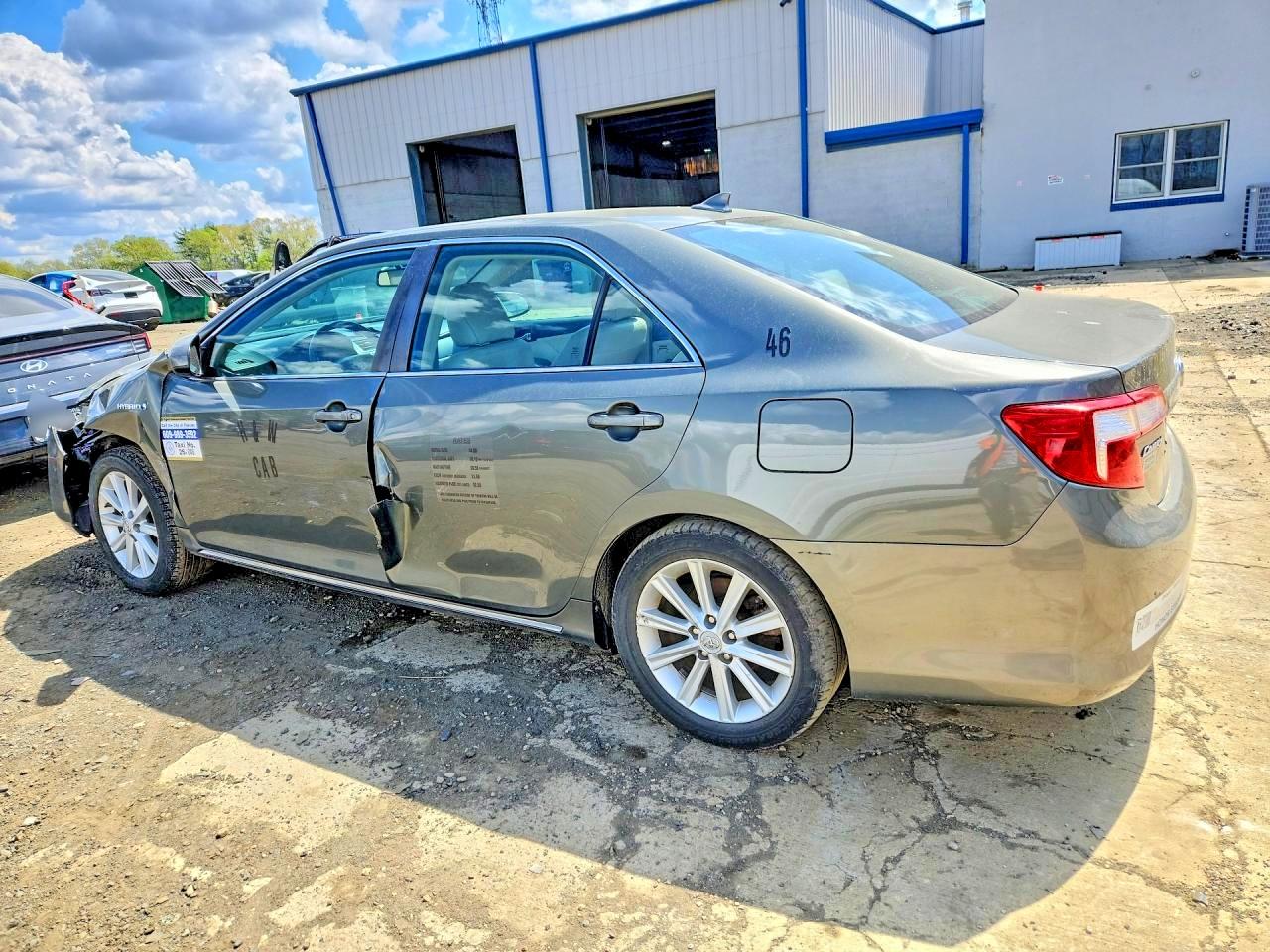 2013 Toyota Camry Hybrid Xle Green vin: 4T1BD1FK6DU070575