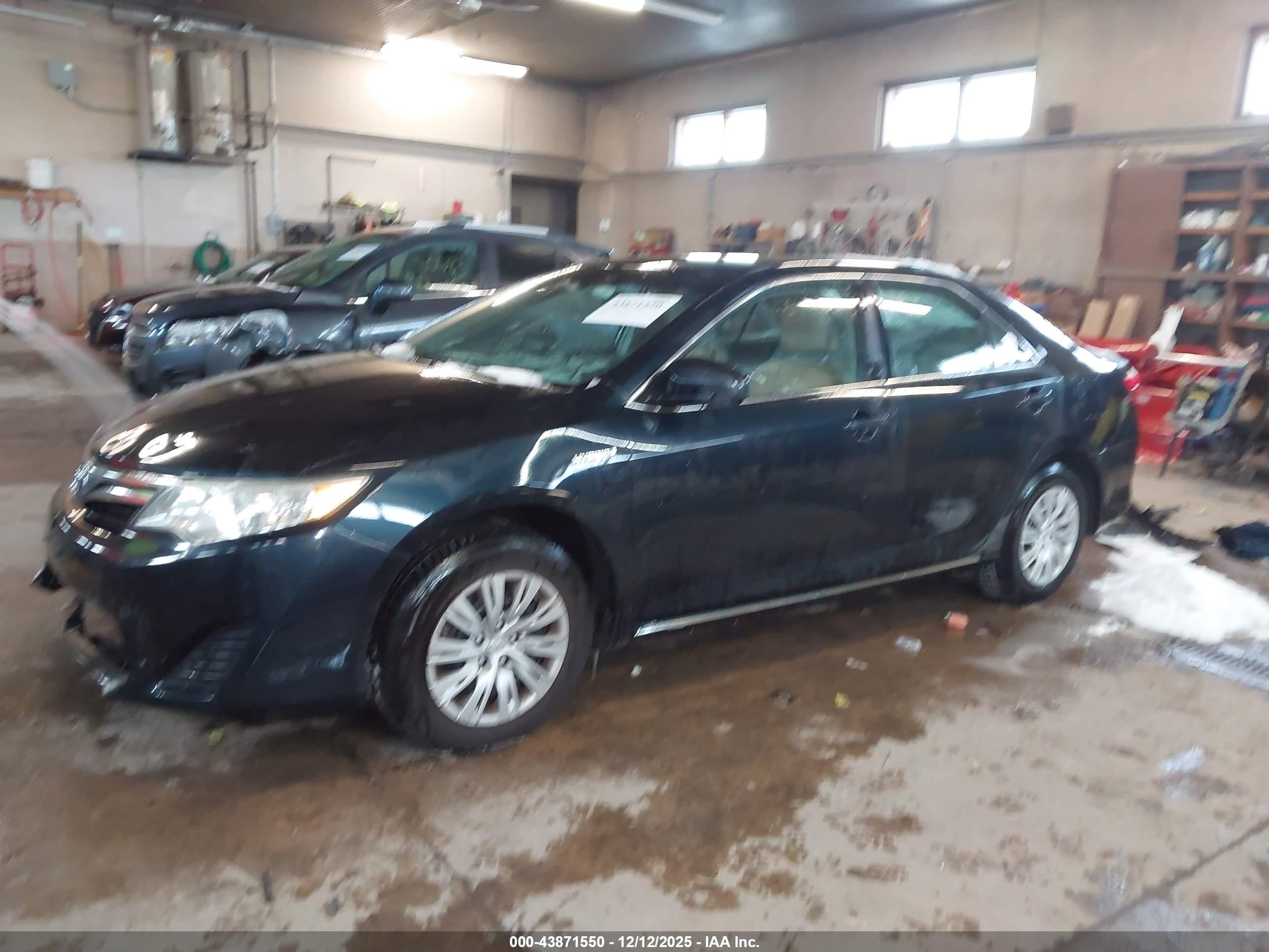 2013 Toyota Camry Hybrid Le Dark Blue vin: 4T1BD1FK6DU087747