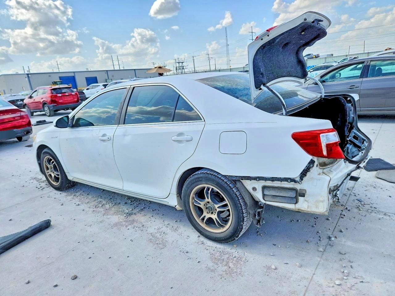 2014 Toyota Camry Hybrid Le White vin: 4T1BD1FK6EU113572