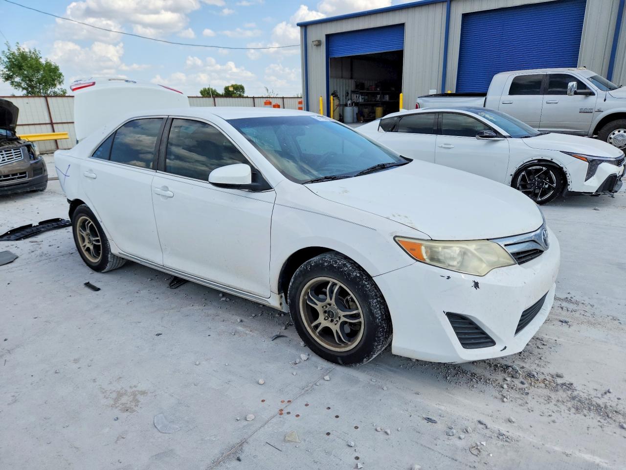 2014 Toyota Camry Hybrid Le White vin: 4T1BD1FK6EU113572