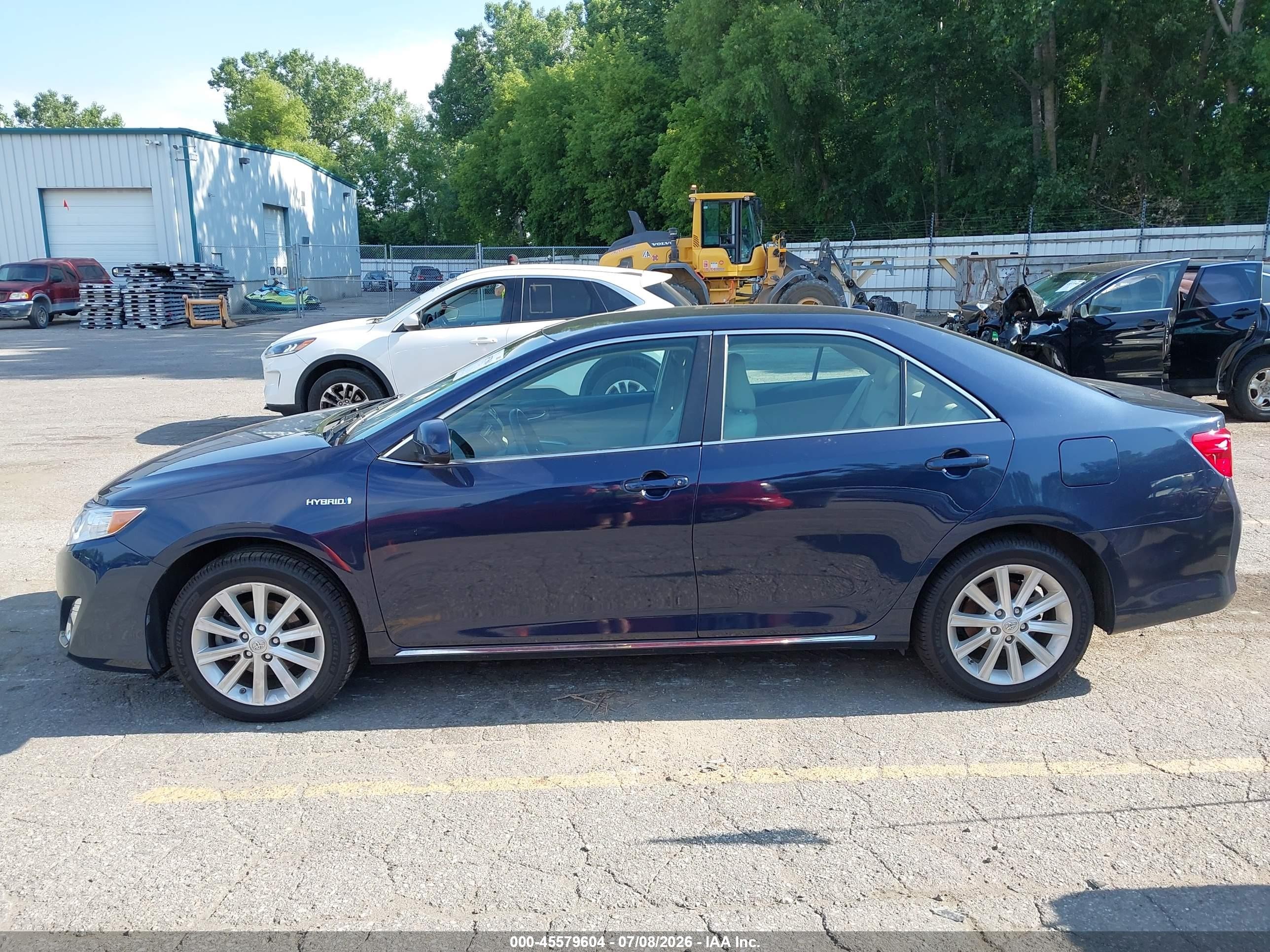 2014 Toyota Camry Hybrid Xle Blue vin: 4T1BD1FK6EU117833