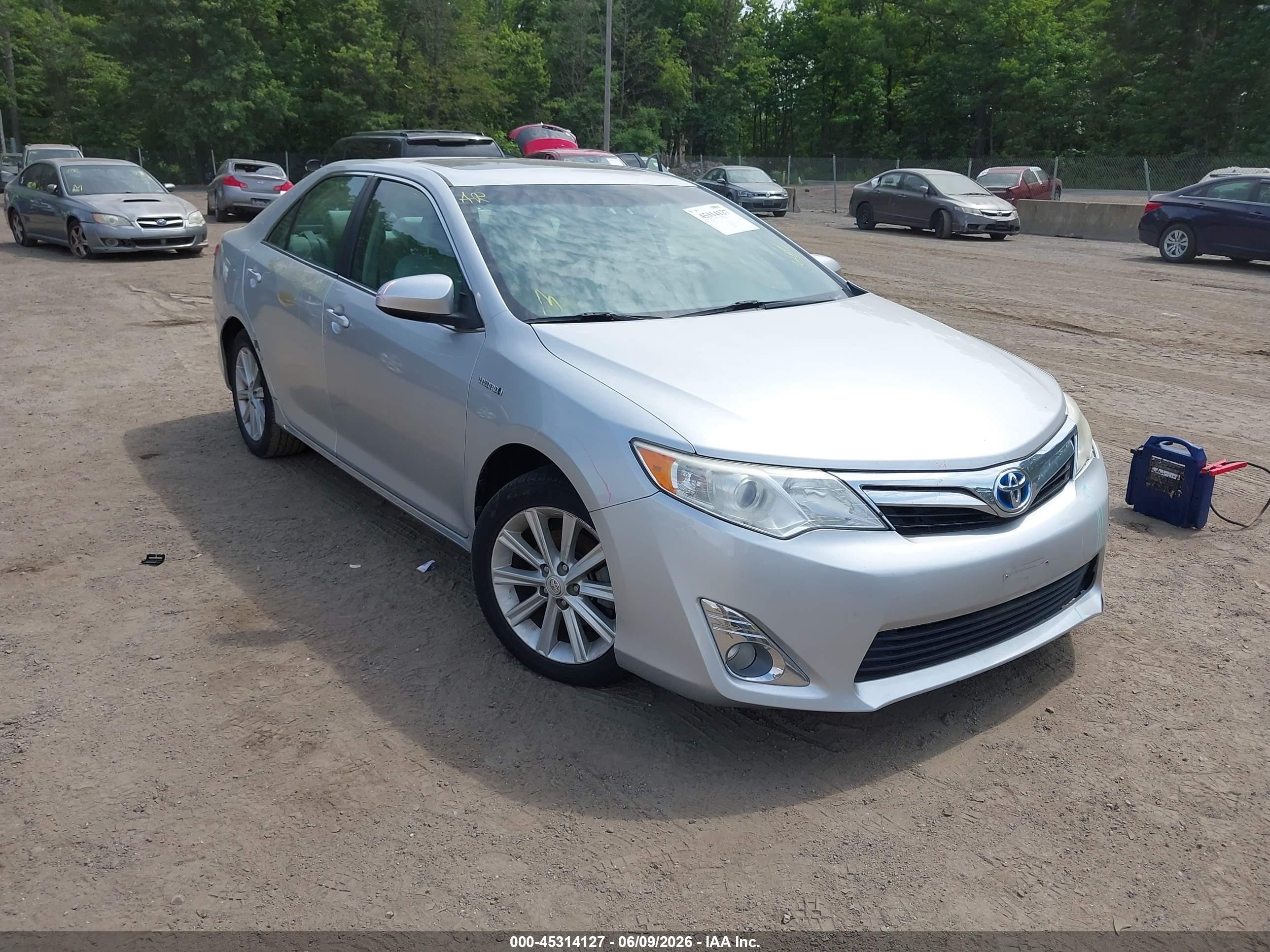 2014 Toyota Camry Hybrid Xle Silver vin: 4T1BD1FK6EU122448