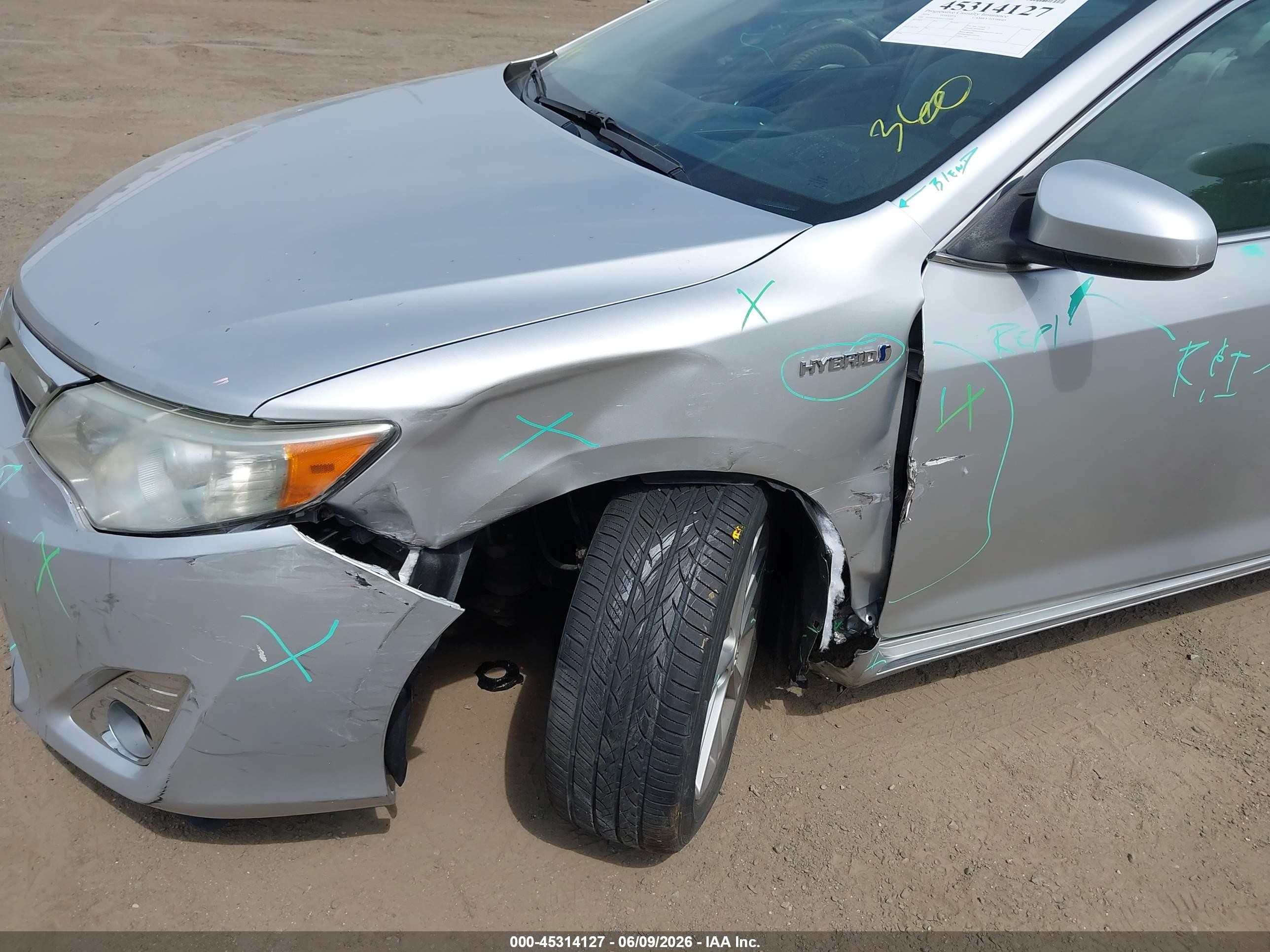 2014 Toyota Camry Hybrid Xle Silver vin: 4T1BD1FK6EU122448