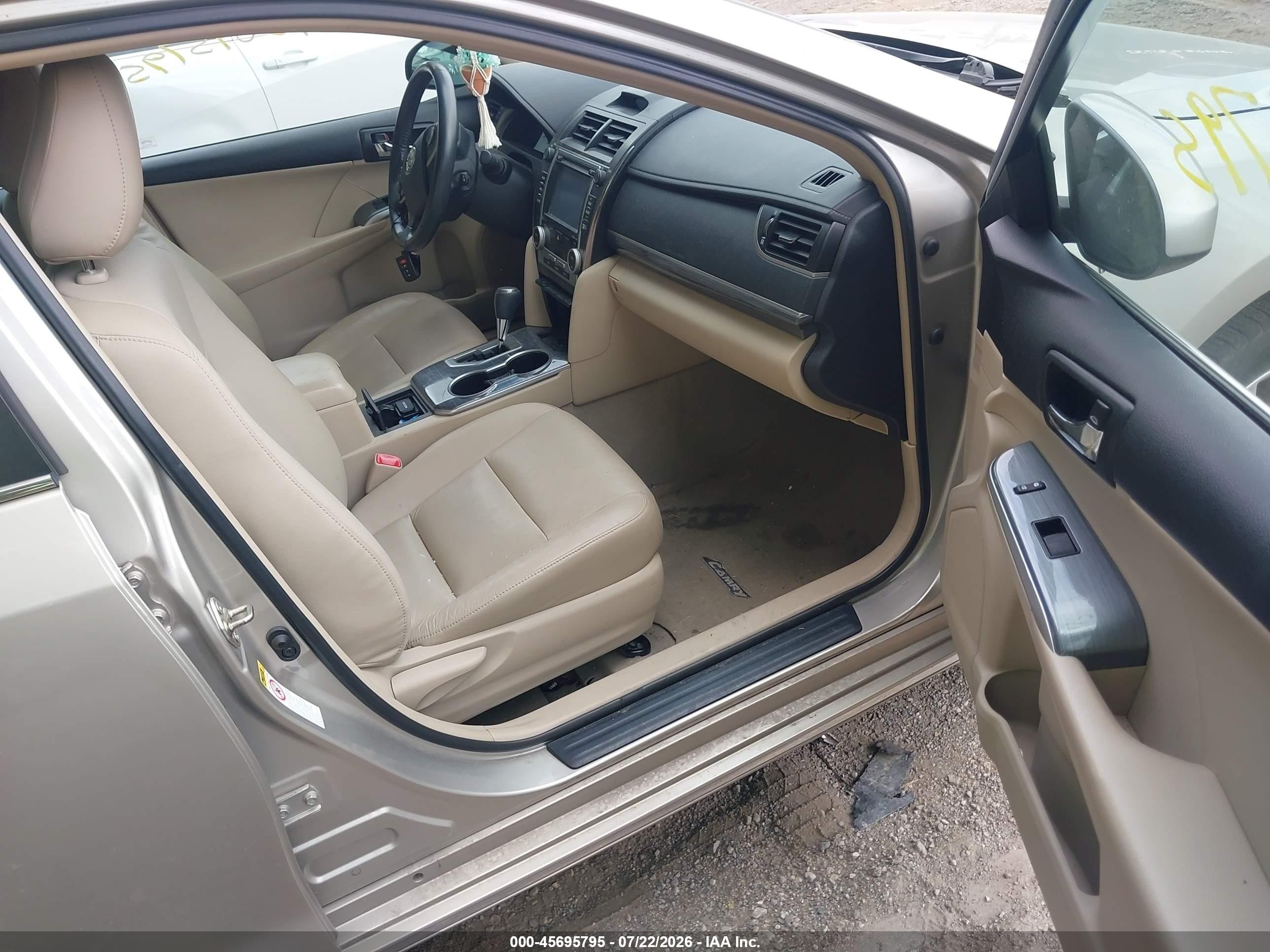 2014 Toyota Camry Hybrid Xle Silver vin: 4T1BD1FK6EU130095