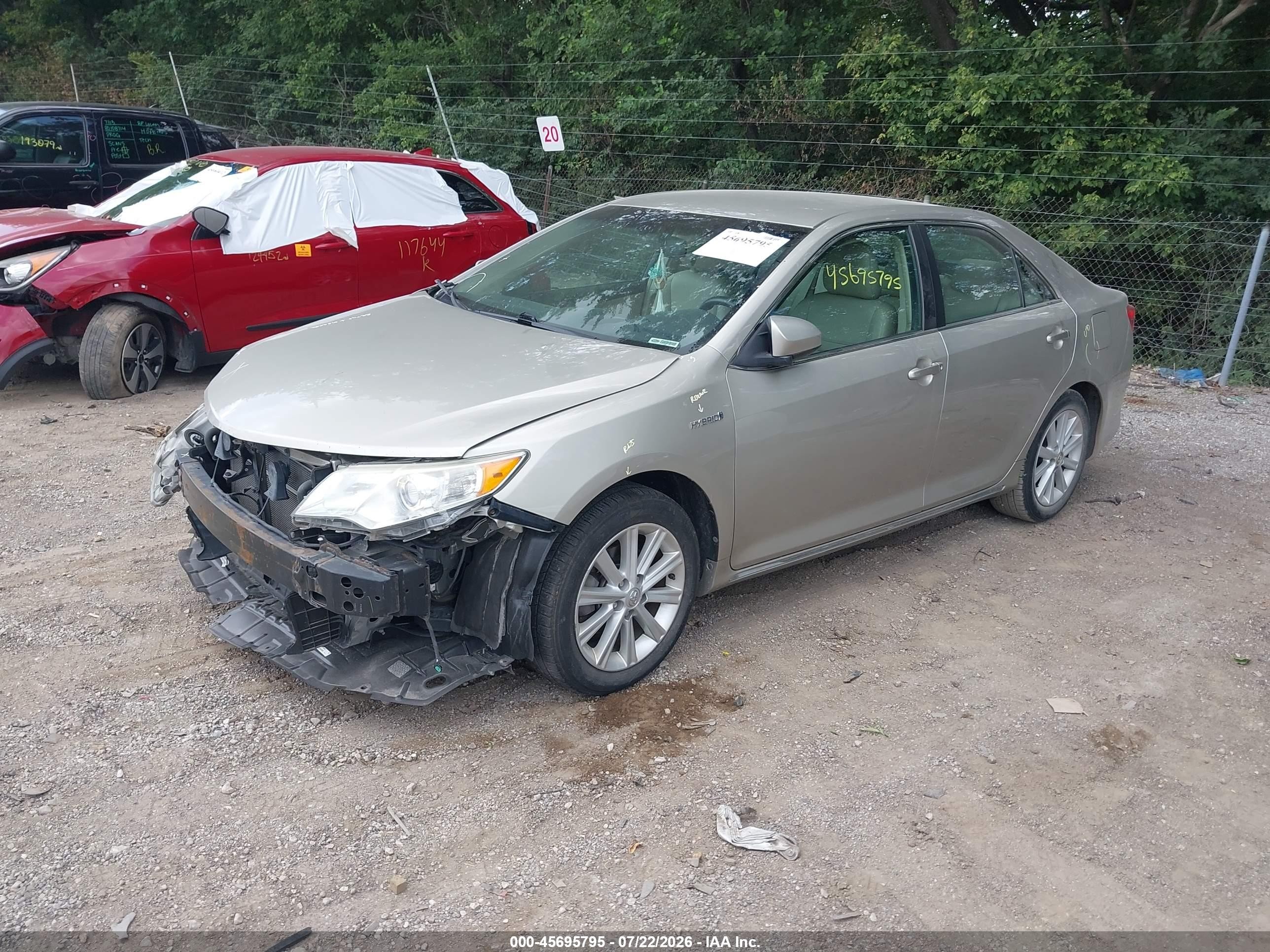 2014 Toyota Camry Hybrid Xle Silver vin: 4T1BD1FK6EU130095