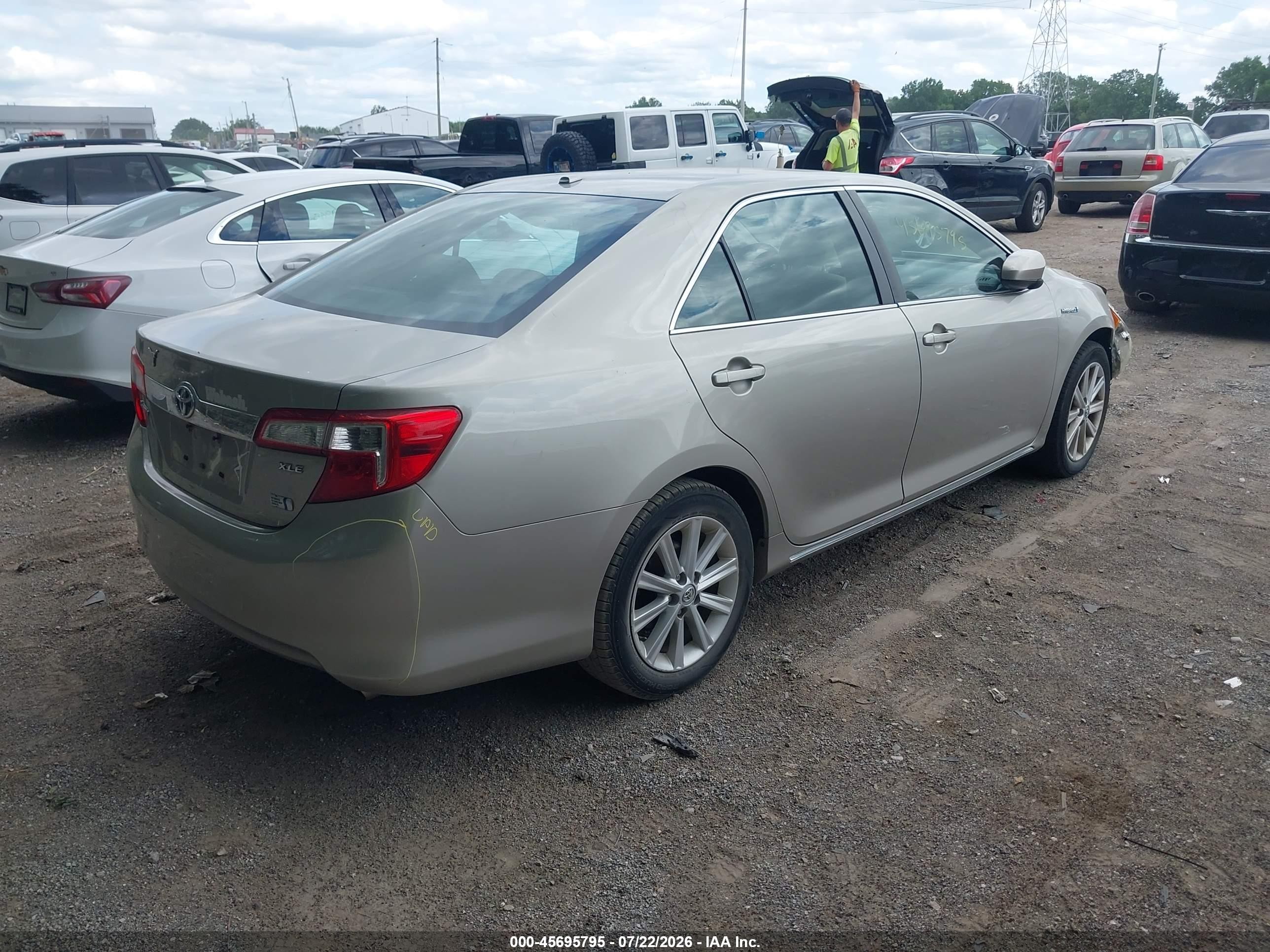 2014 Toyota Camry Hybrid Xle Silver vin: 4T1BD1FK6EU130095