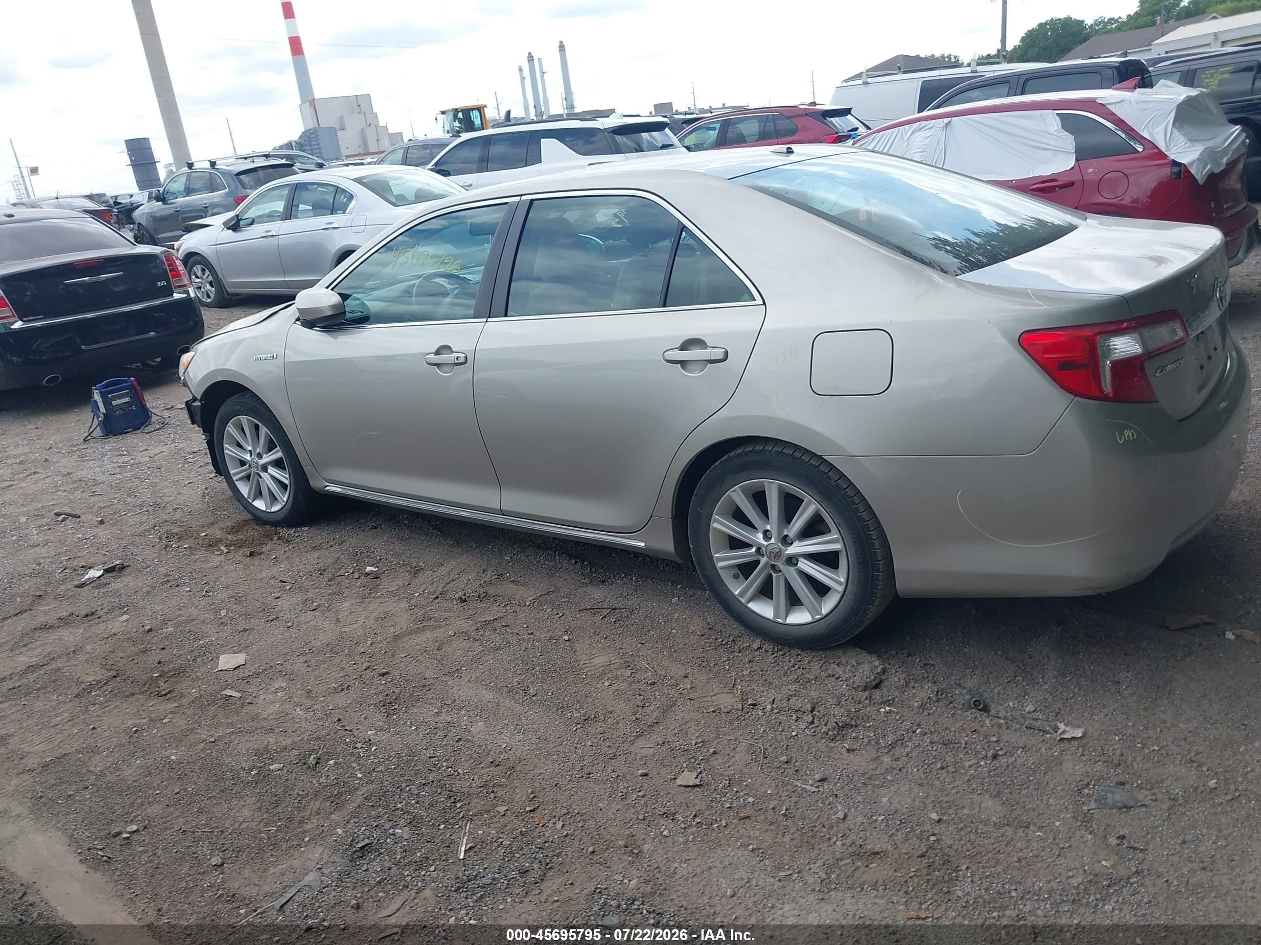2014 Toyota Camry Hybrid Xle Silver vin: 4T1BD1FK6EU130095