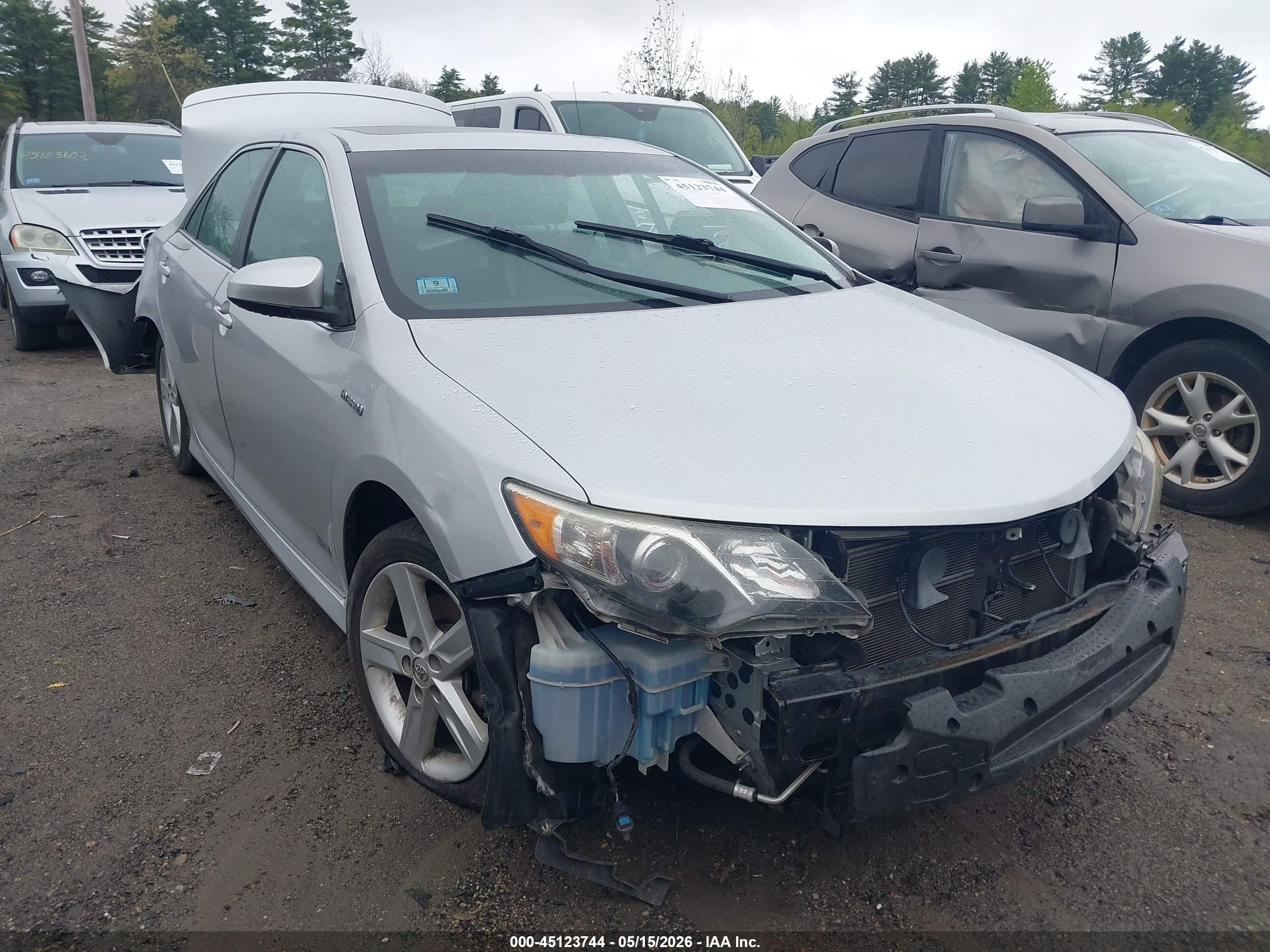 2014 Toyota Camry Hybrid Se Limited Edition Silver vin: 4T1BD1FK6EU130663