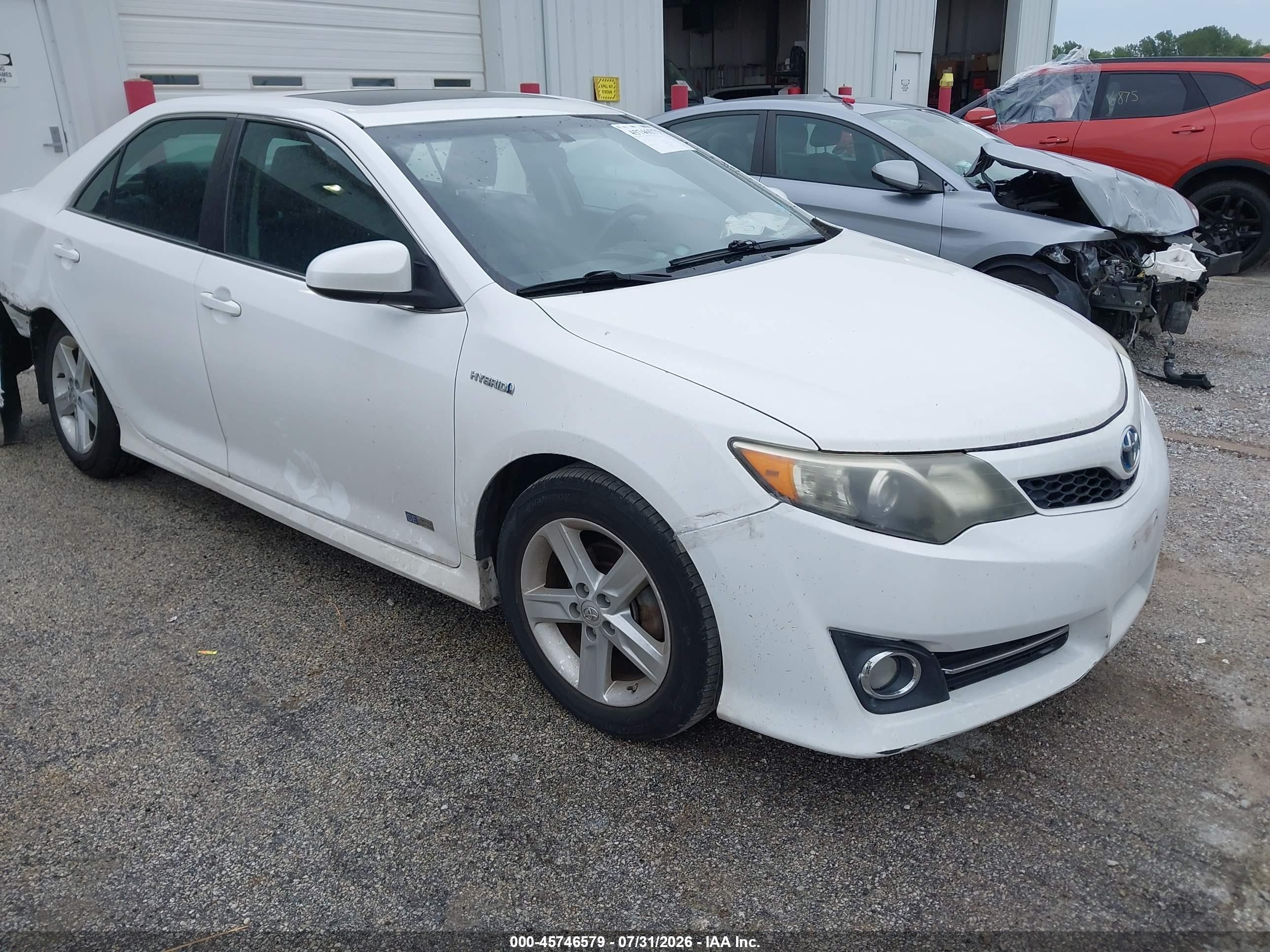 2014 Toyota Camry Hybrid Se Limited Edition White vin: 4T1BD1FK6EU133580