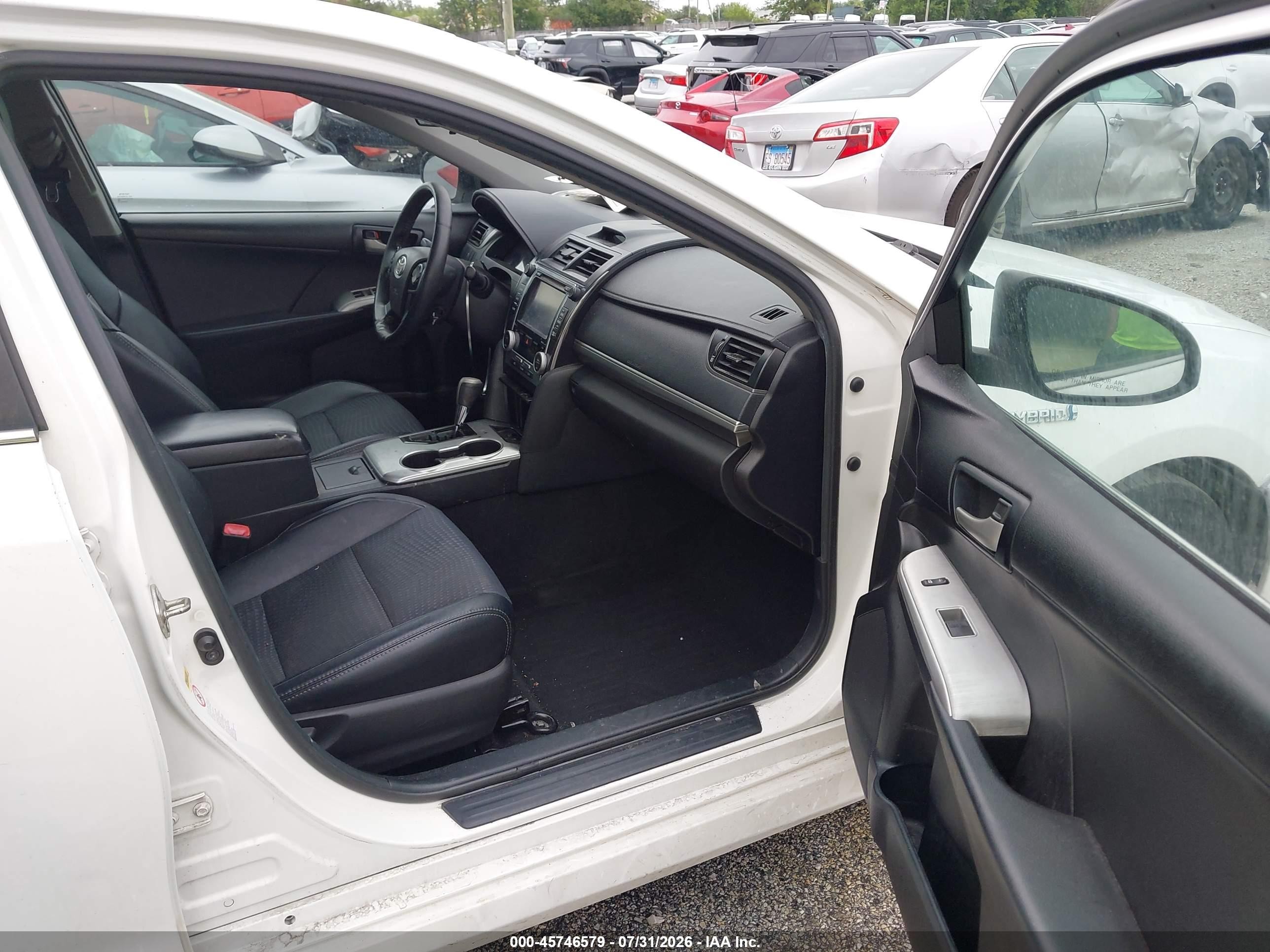2014 Toyota Camry Hybrid Se Limited Edition White vin: 4T1BD1FK6EU133580