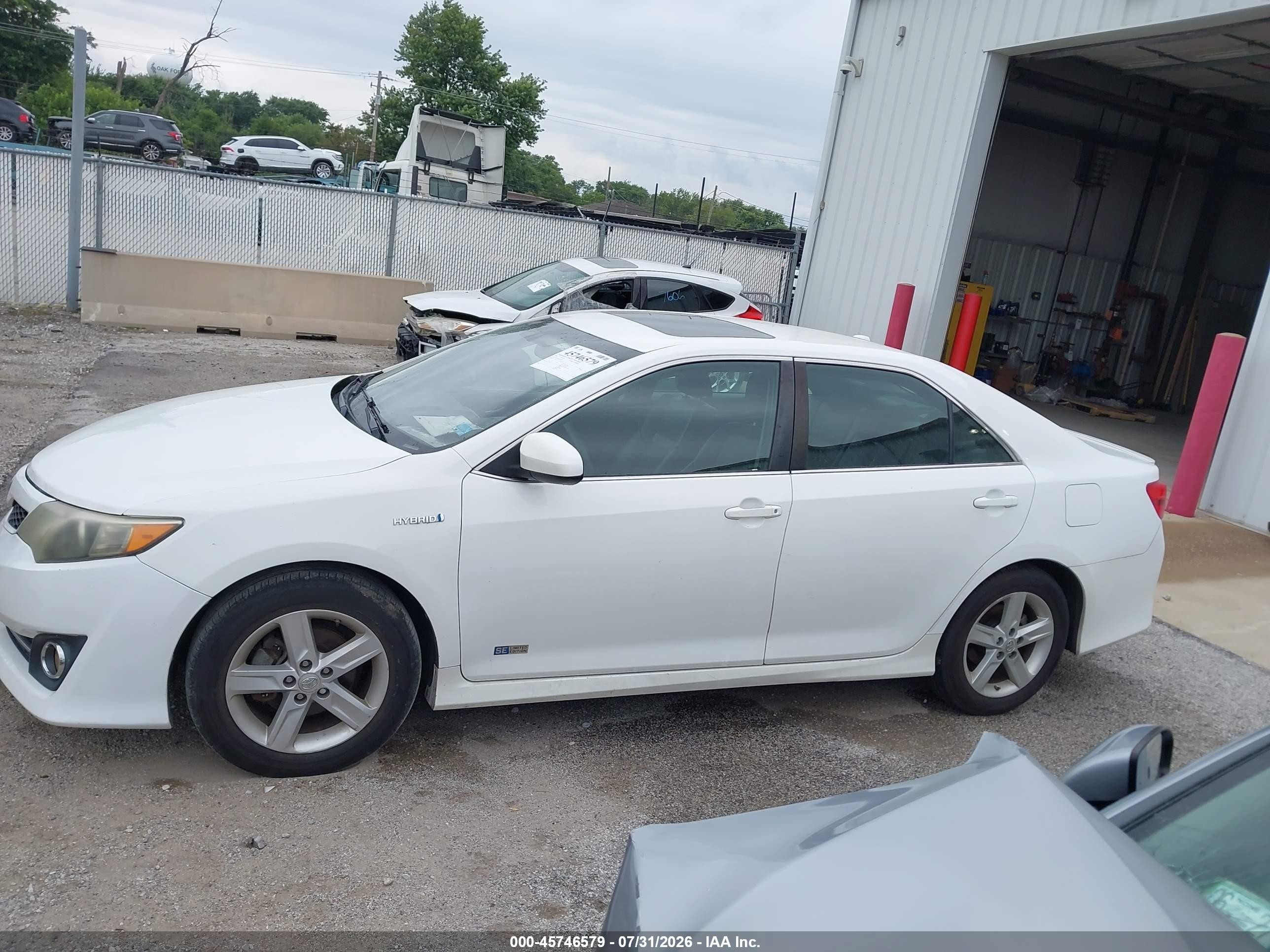 2014 Toyota Camry Hybrid Se Limited Edition White vin: 4T1BD1FK6EU133580