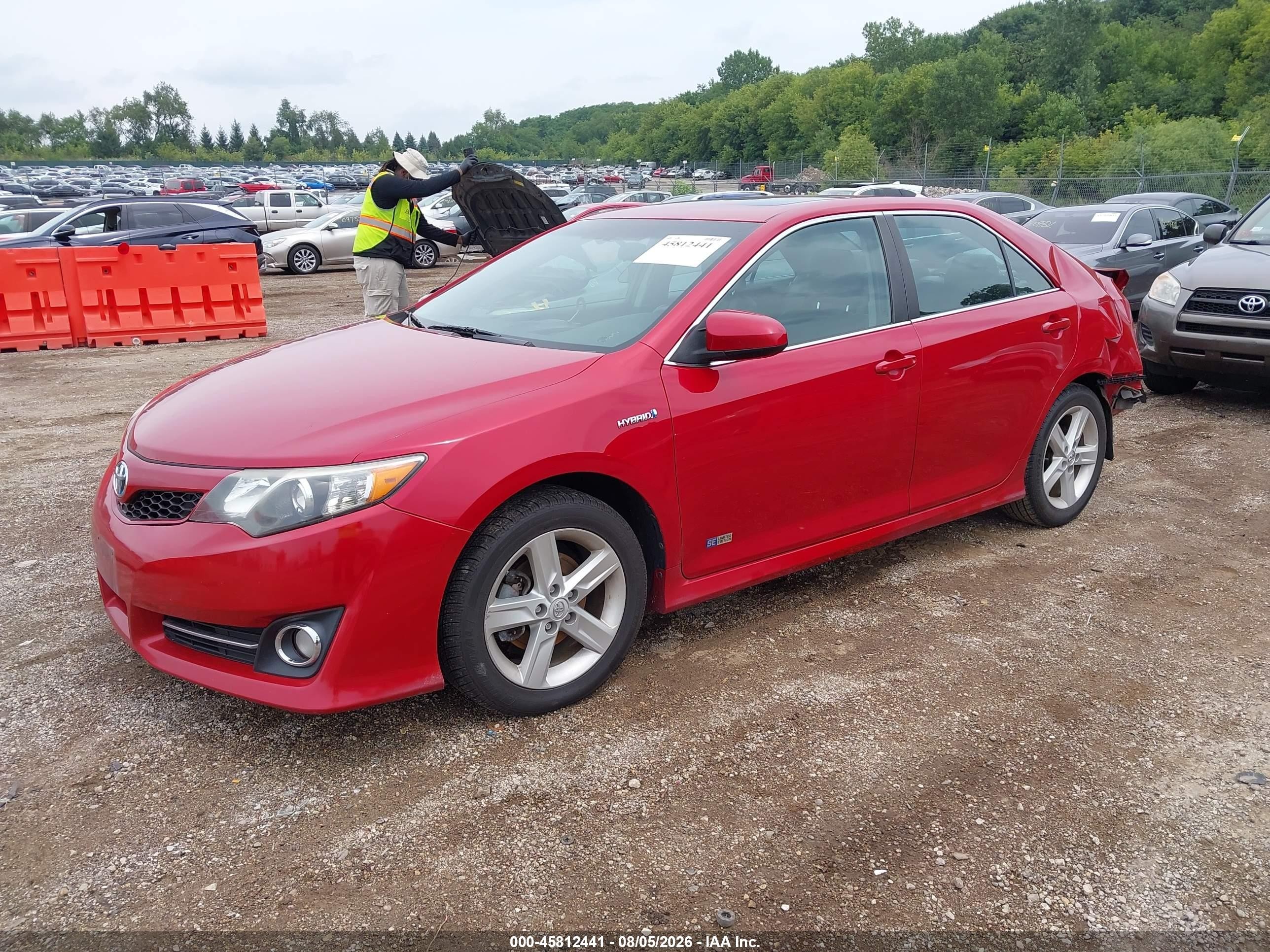 2014 Toyota Camry Hybrid Se Limited Edition Red vin: 4T1BD1FK6EU133742