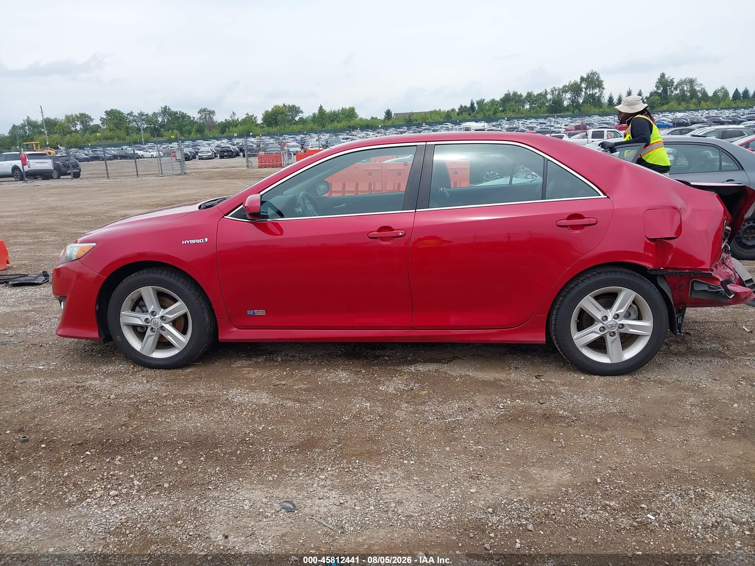 2014 Toyota Camry Hybrid Se Limited Edition Red vin: 4T1BD1FK6EU133742