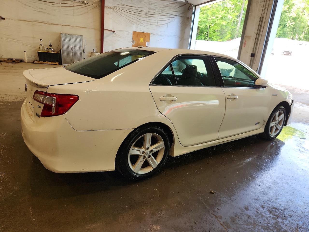 2014 Toyota Camry Hybrid Se Белый vin: 4T1BD1FK6EU135801
