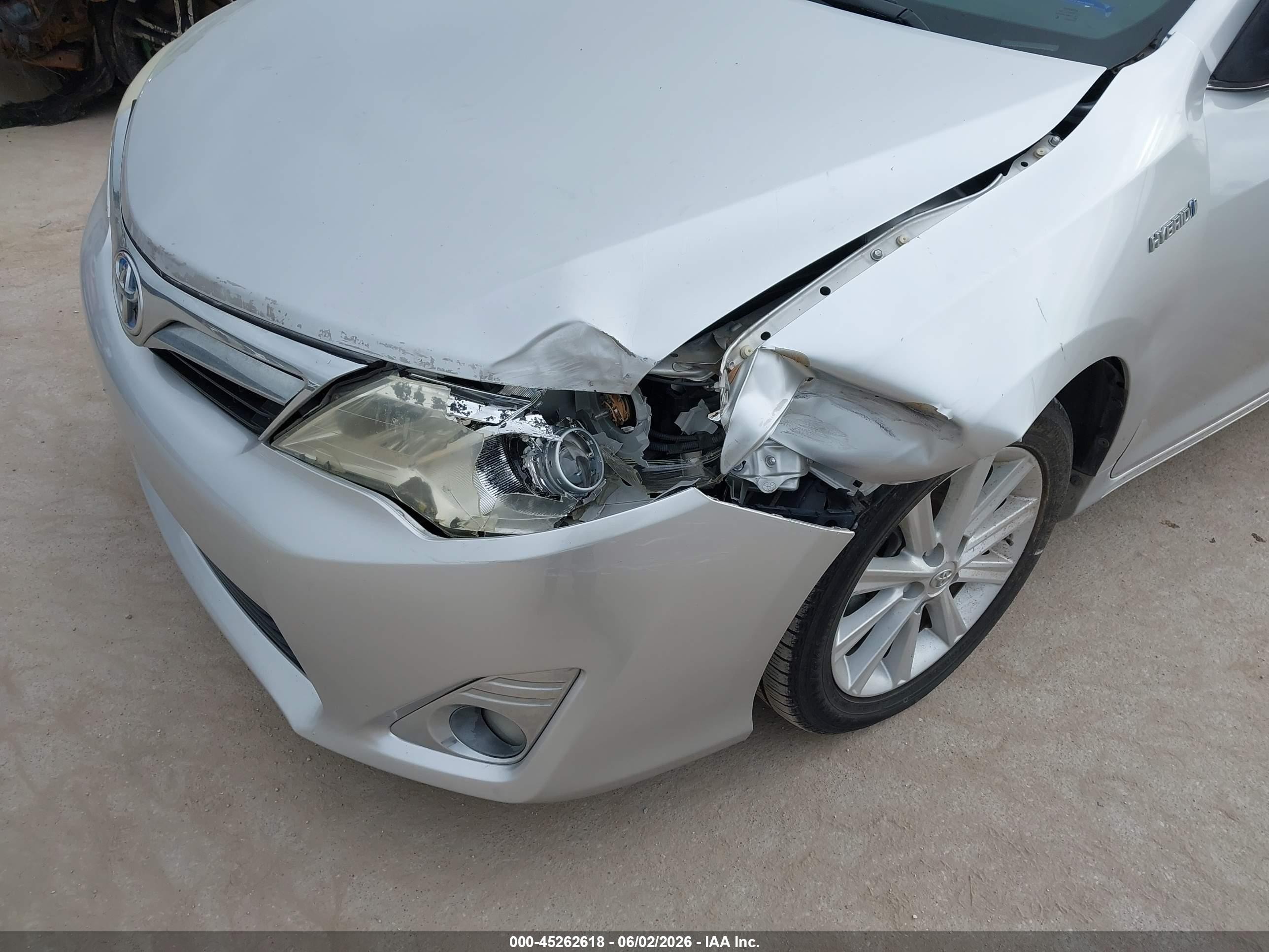 2014 Toyota Camry Hybrid Xle Silver vin: 4T1BD1FK6EU135846