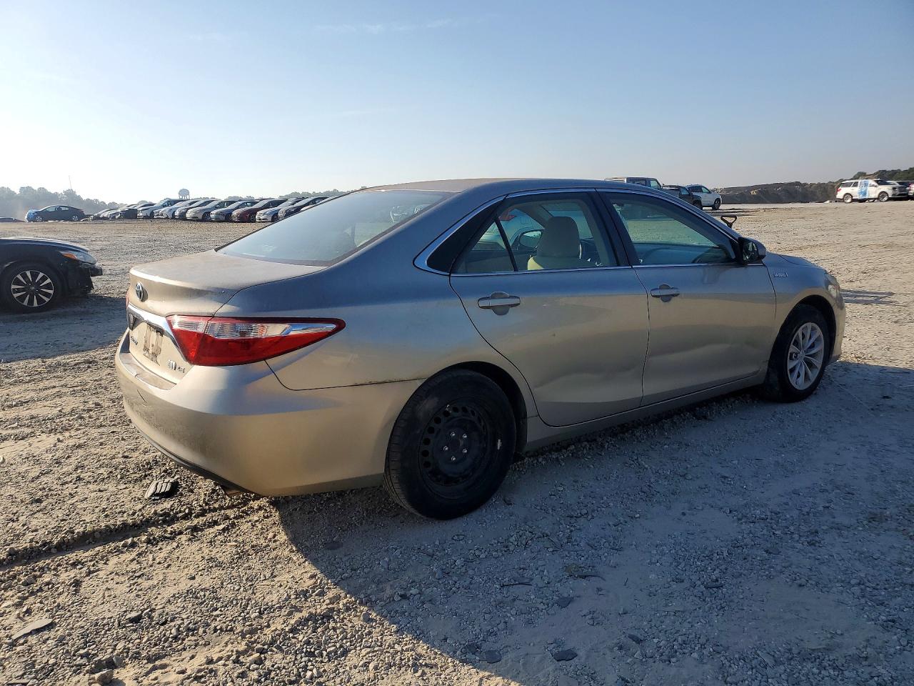 2015 Toyota Camry Hybrid Le Beige vin: 4T1BD1FK6FU158447