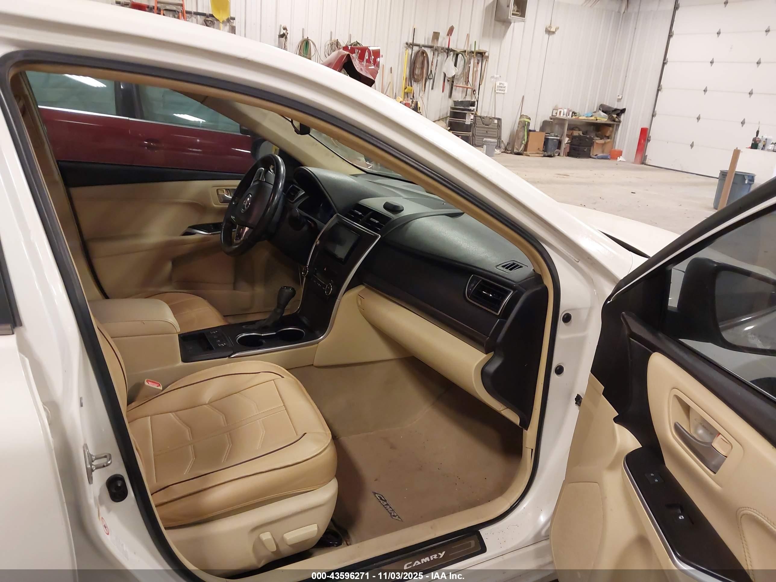 2015 Toyota Camry Hybrid Xle White vin: 4T1BD1FK6FU164586