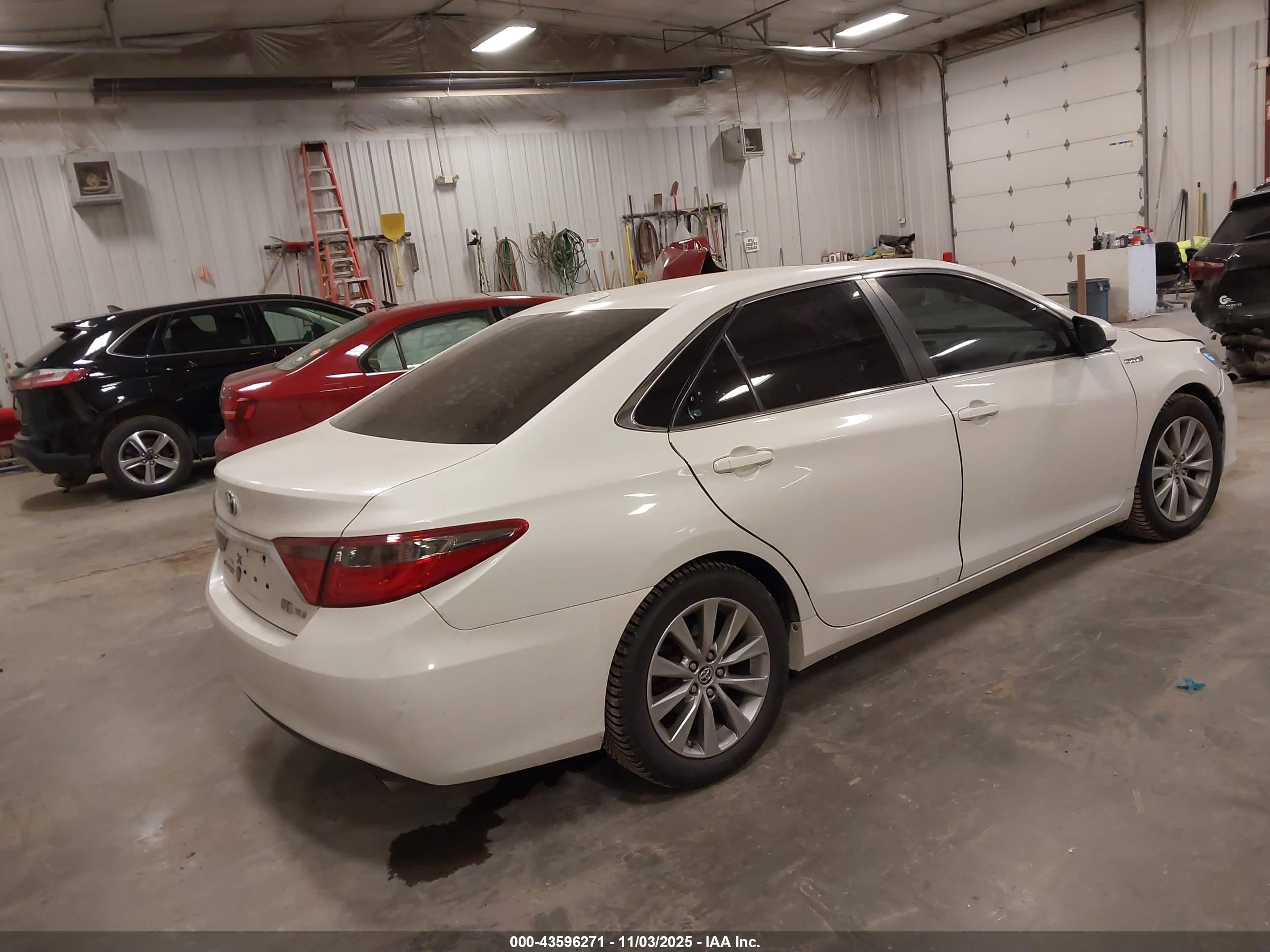 2015 Toyota Camry Hybrid Xle White vin: 4T1BD1FK6FU164586