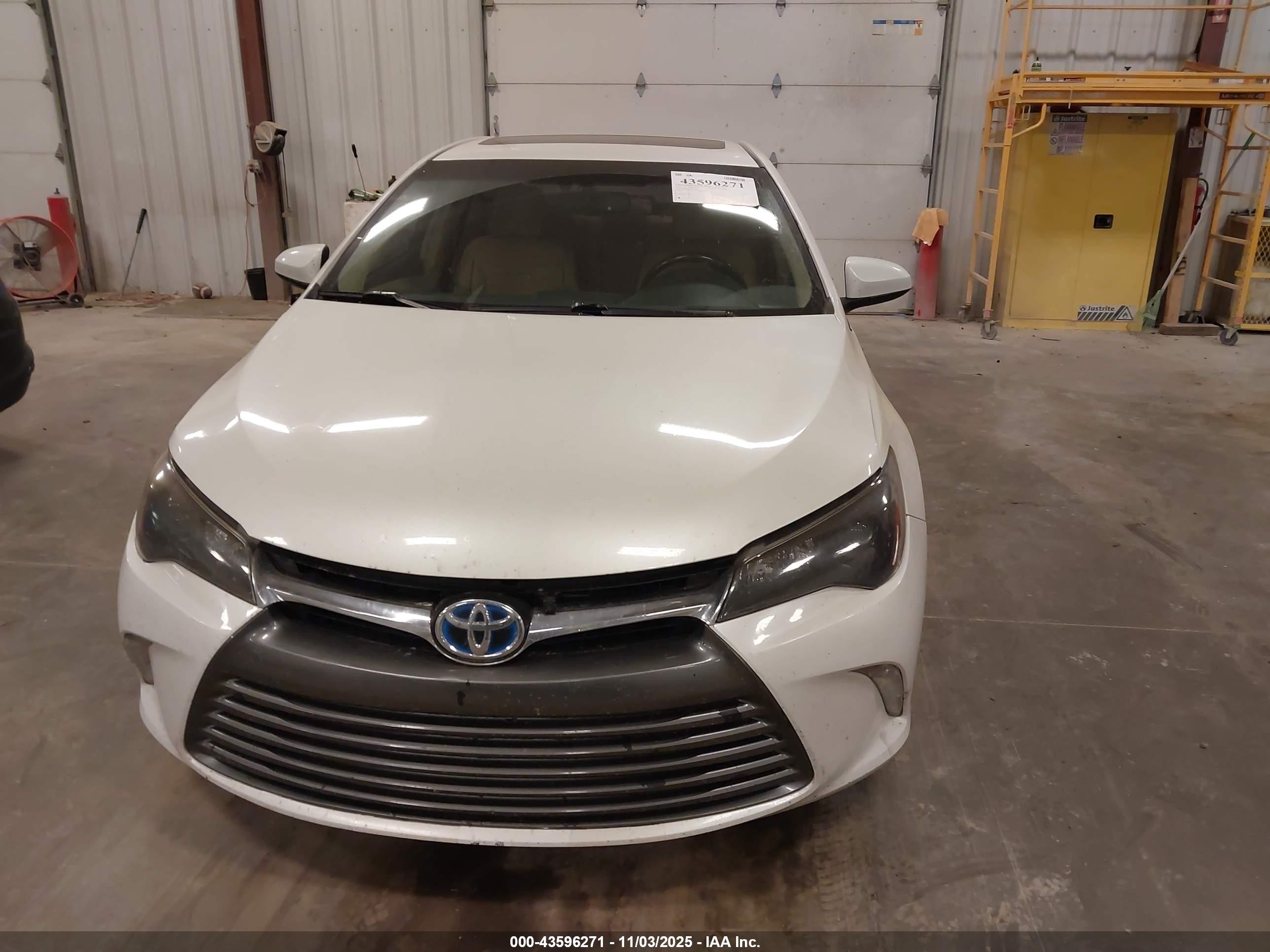 2015 Toyota Camry Hybrid Xle White vin: 4T1BD1FK6FU164586