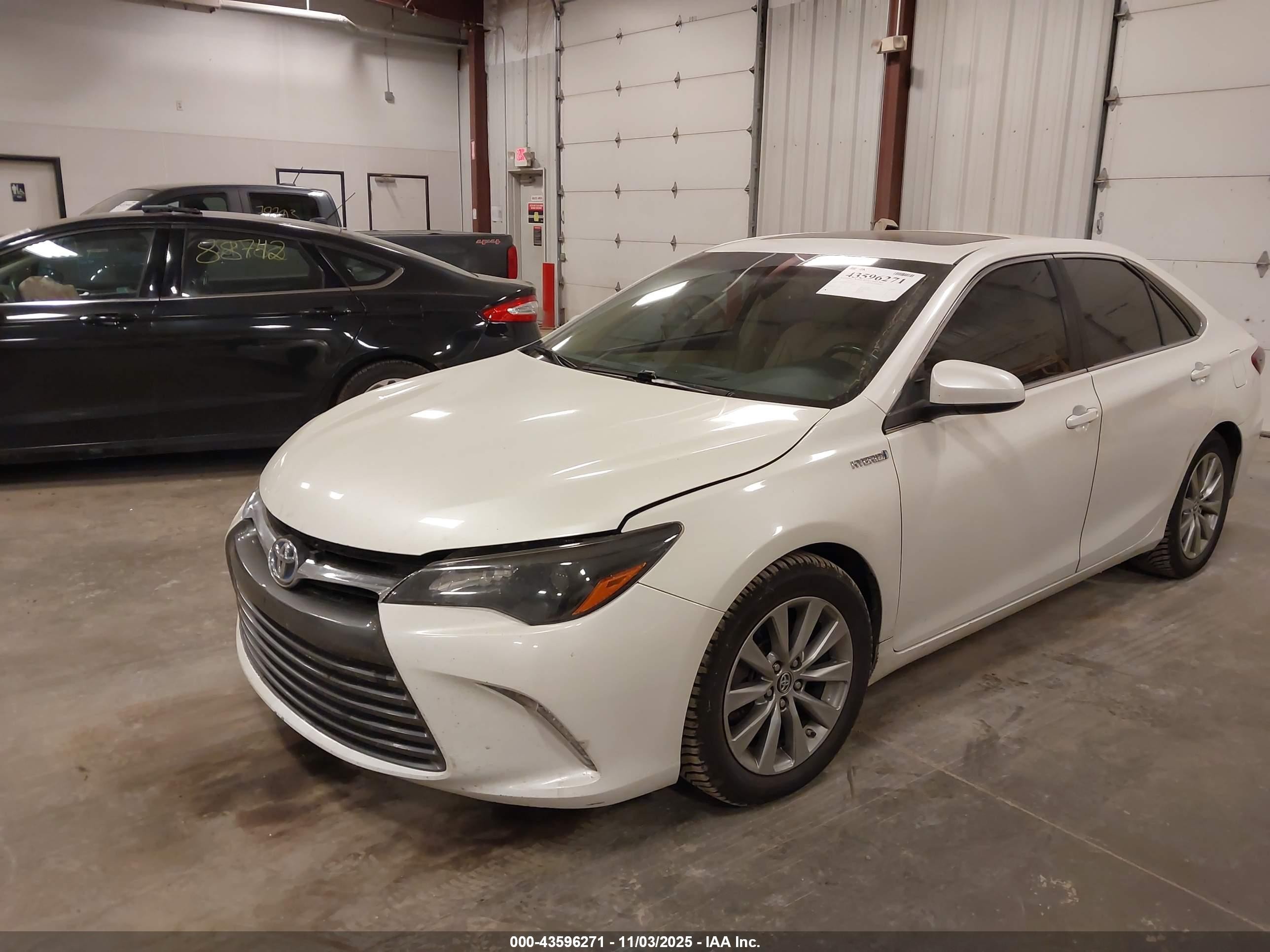 2015 Toyota Camry Hybrid Xle White vin: 4T1BD1FK6FU164586
