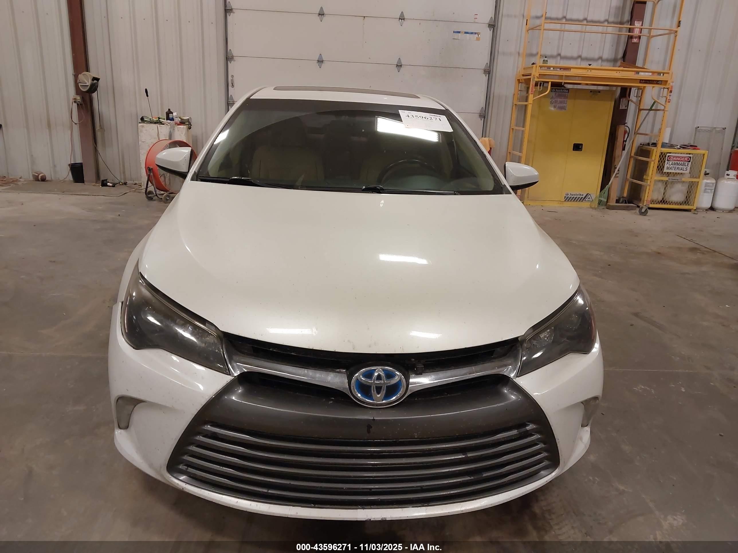 2015 Toyota Camry Hybrid Xle White vin: 4T1BD1FK6FU164586