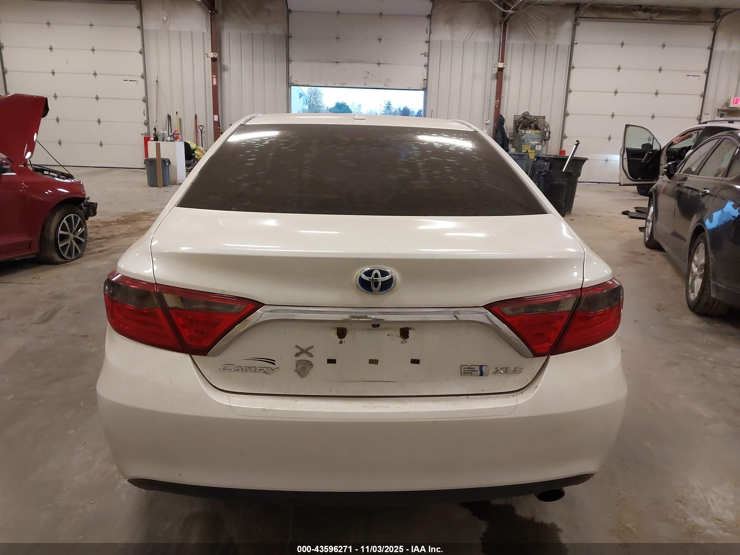 2015 Toyota Camry Hybrid Xle White vin: 4T1BD1FK6FU164586