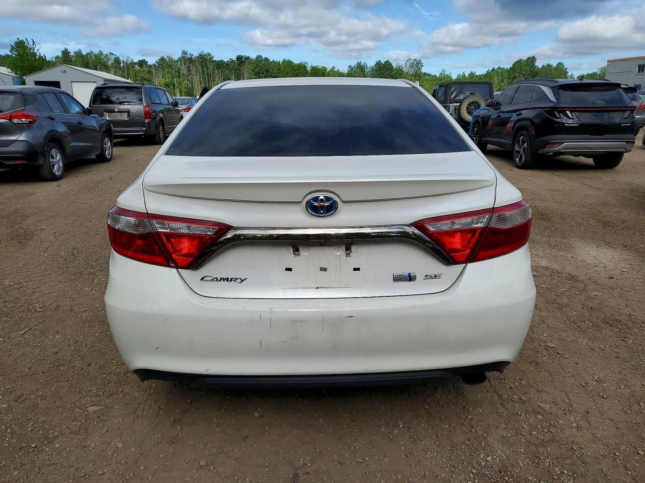 2015 Toyota Camry Hybrid Le White vin: 4T1BD1FK6FU167133