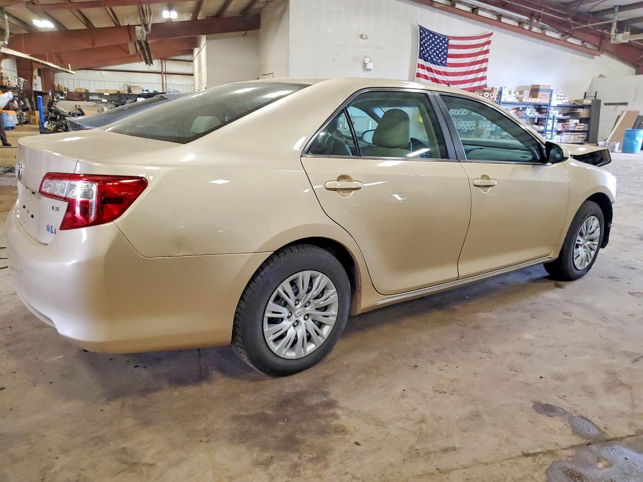 2012 Toyota Camry Hybrid Le Gold vin: 4T1BD1FK7CU027216