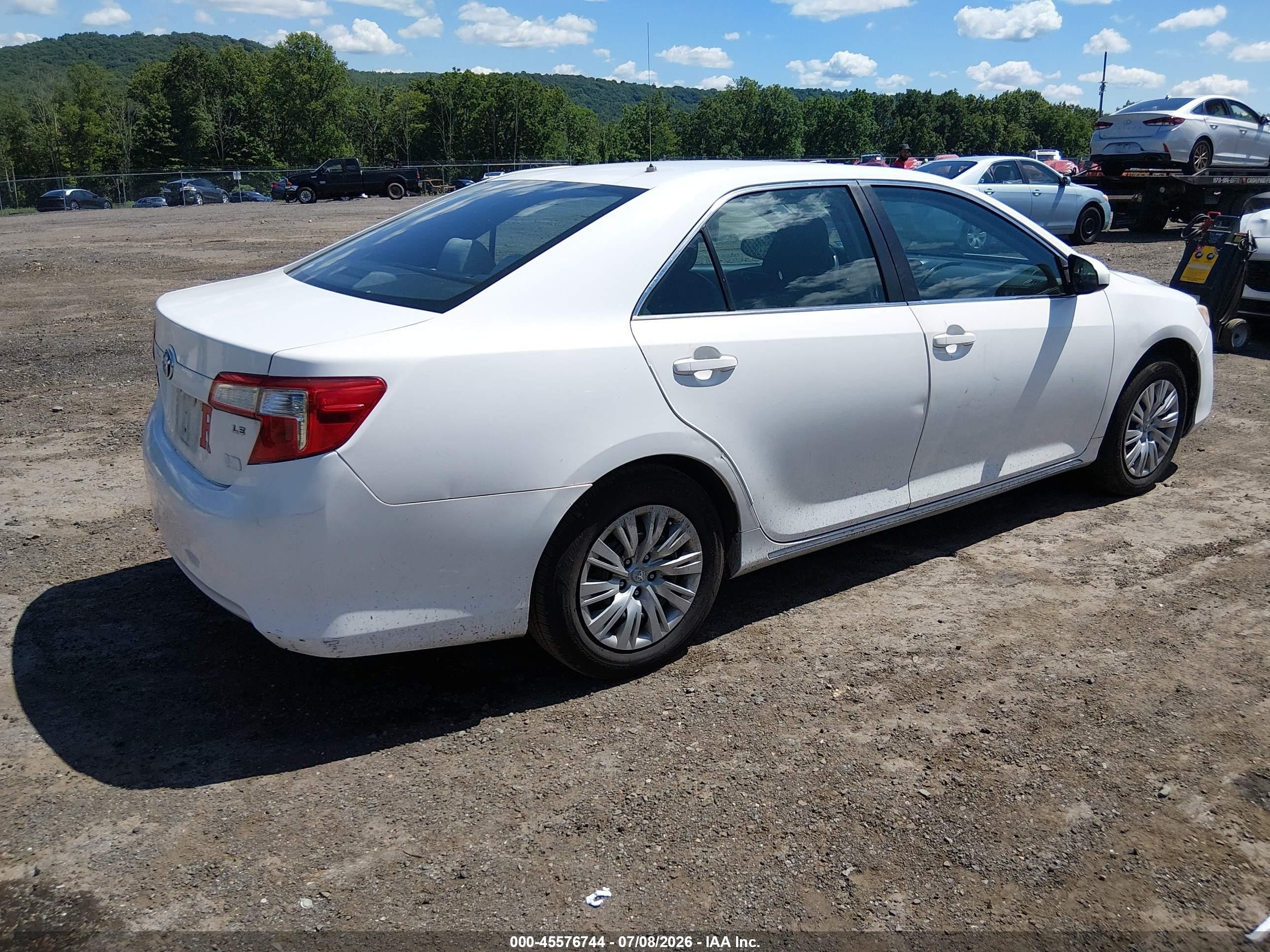 2013 Toyota Camry Hybrid Le White vin: 4T1BD1FK7DU065384