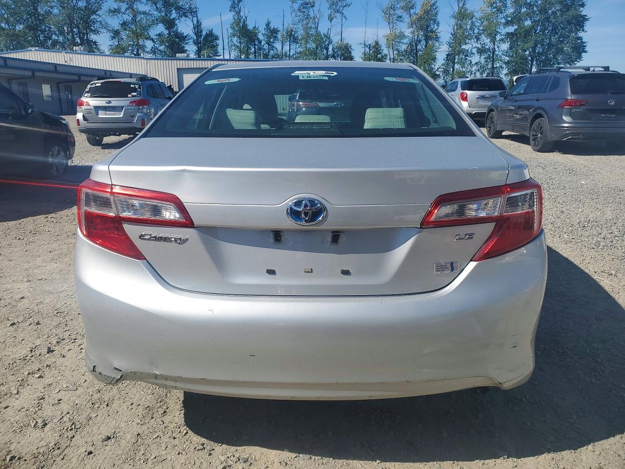 2013 Toyota Camry Hybrid Le Серебряный vin: 4T1BD1FK7DU081486