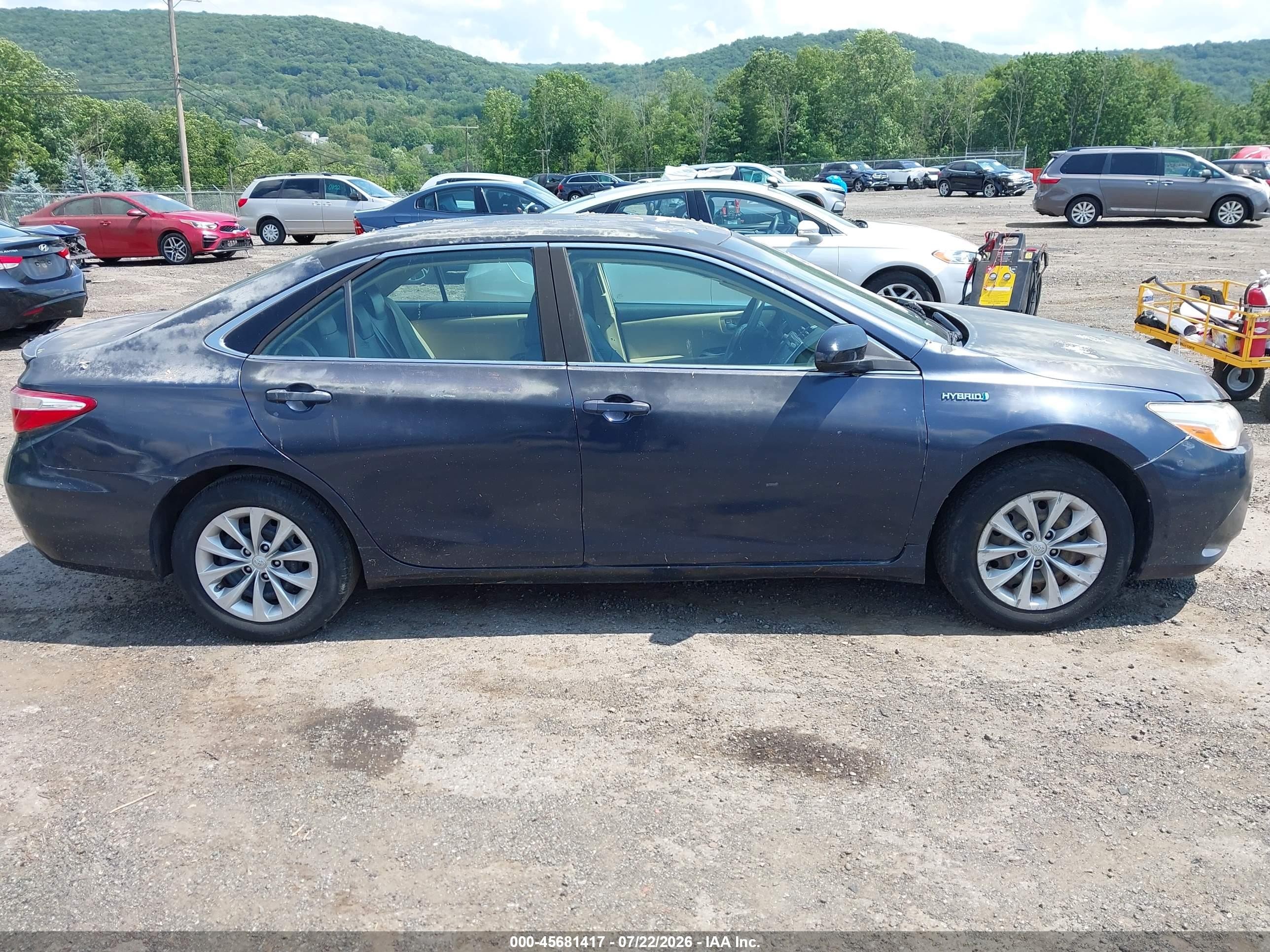 2015 Toyota Camry Hybrid Le Blue vin: 4T1BD1FK7FU155265