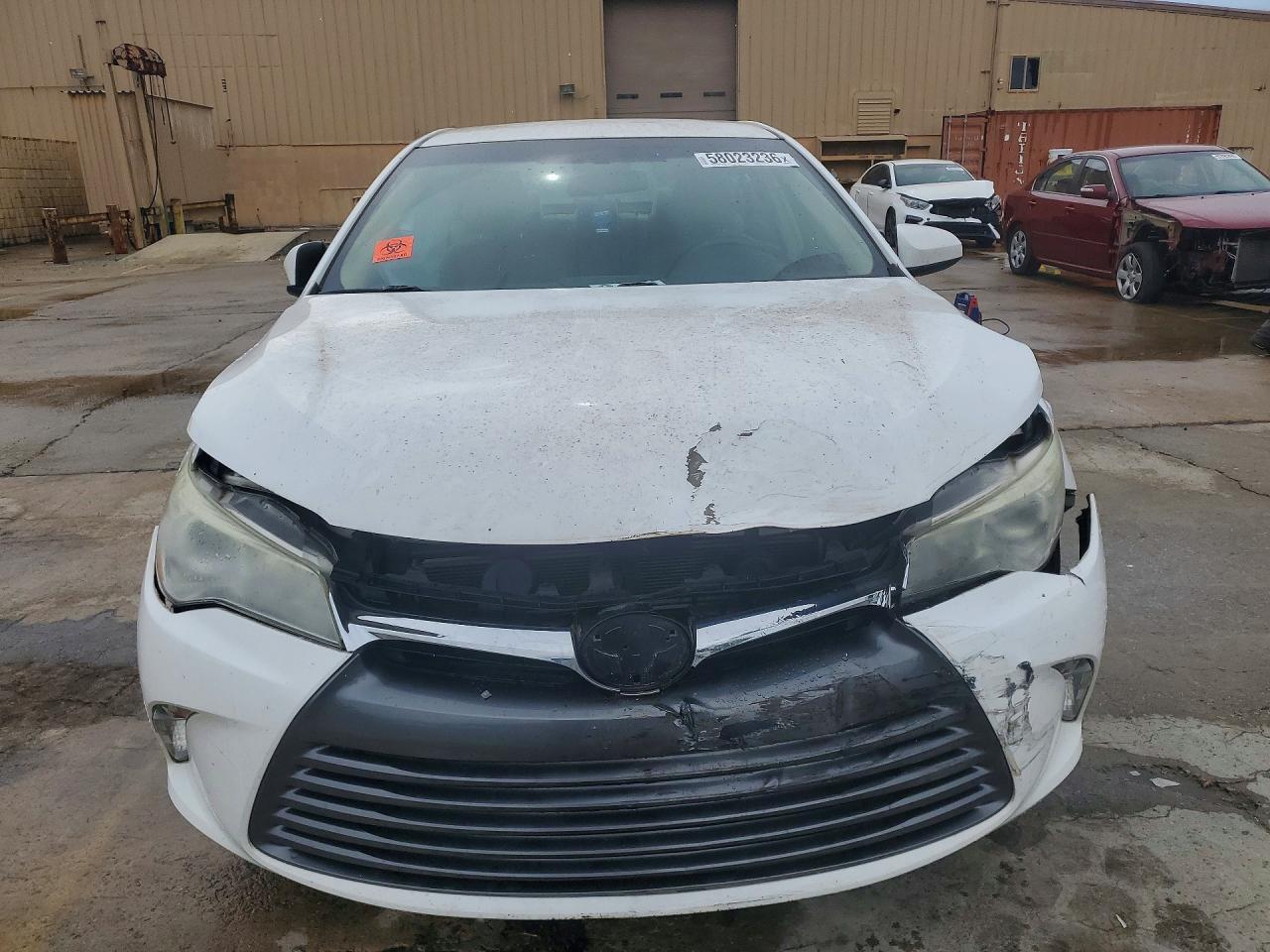 2015 Toyota Camry Hybrid Le White vin: 4T1BD1FK7FU162152
